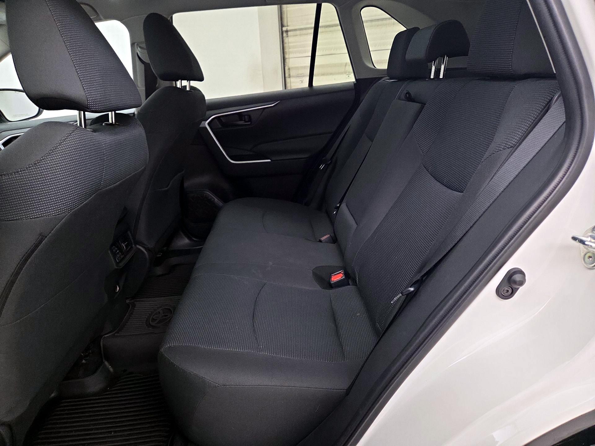 Thumbnail: 2022 Toyota RAV4 - 19