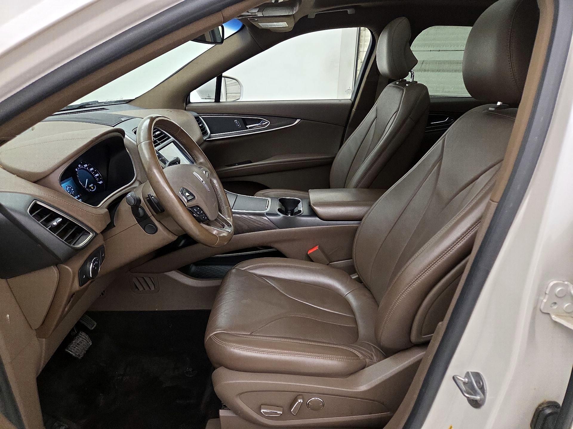 Thumbnail: 2017 Lincoln MKX - 11