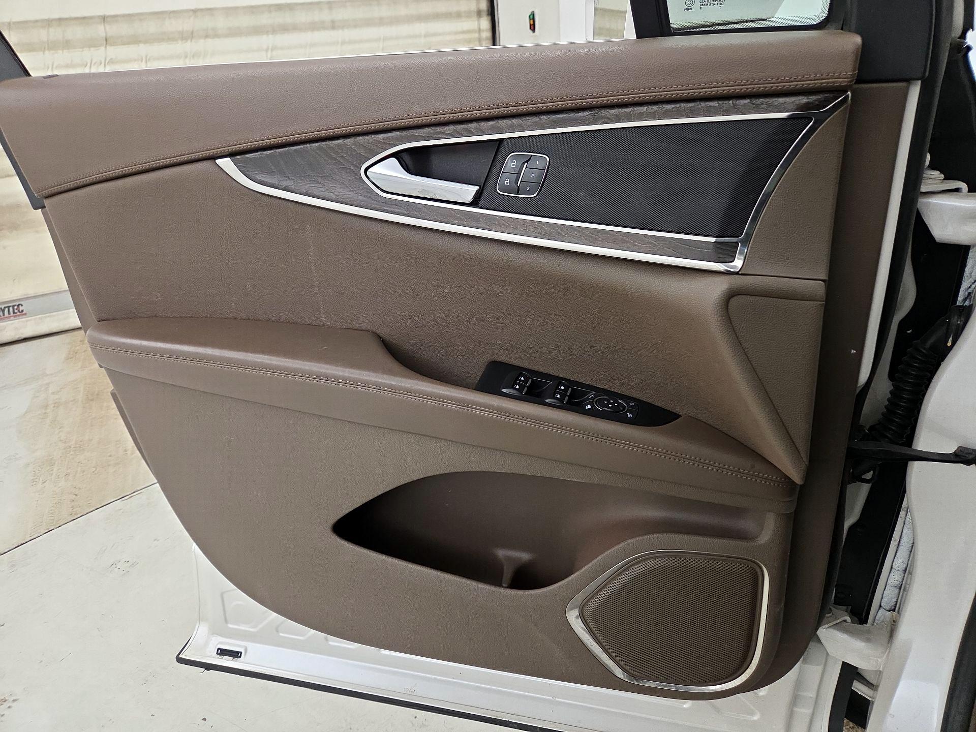 Thumbnail: 2017 Lincoln MKX - 12