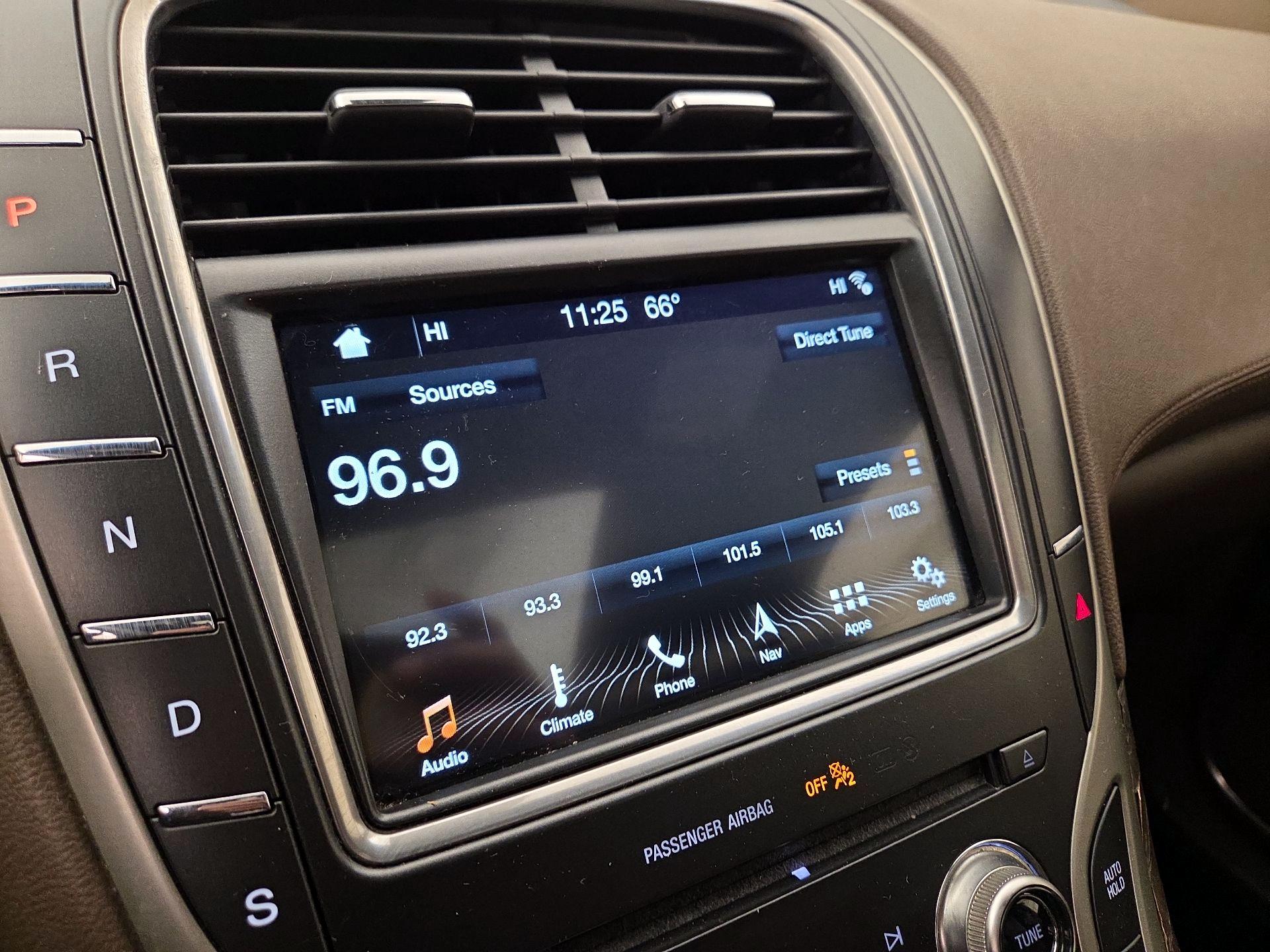 Thumbnail: 2017 Lincoln MKX - 16