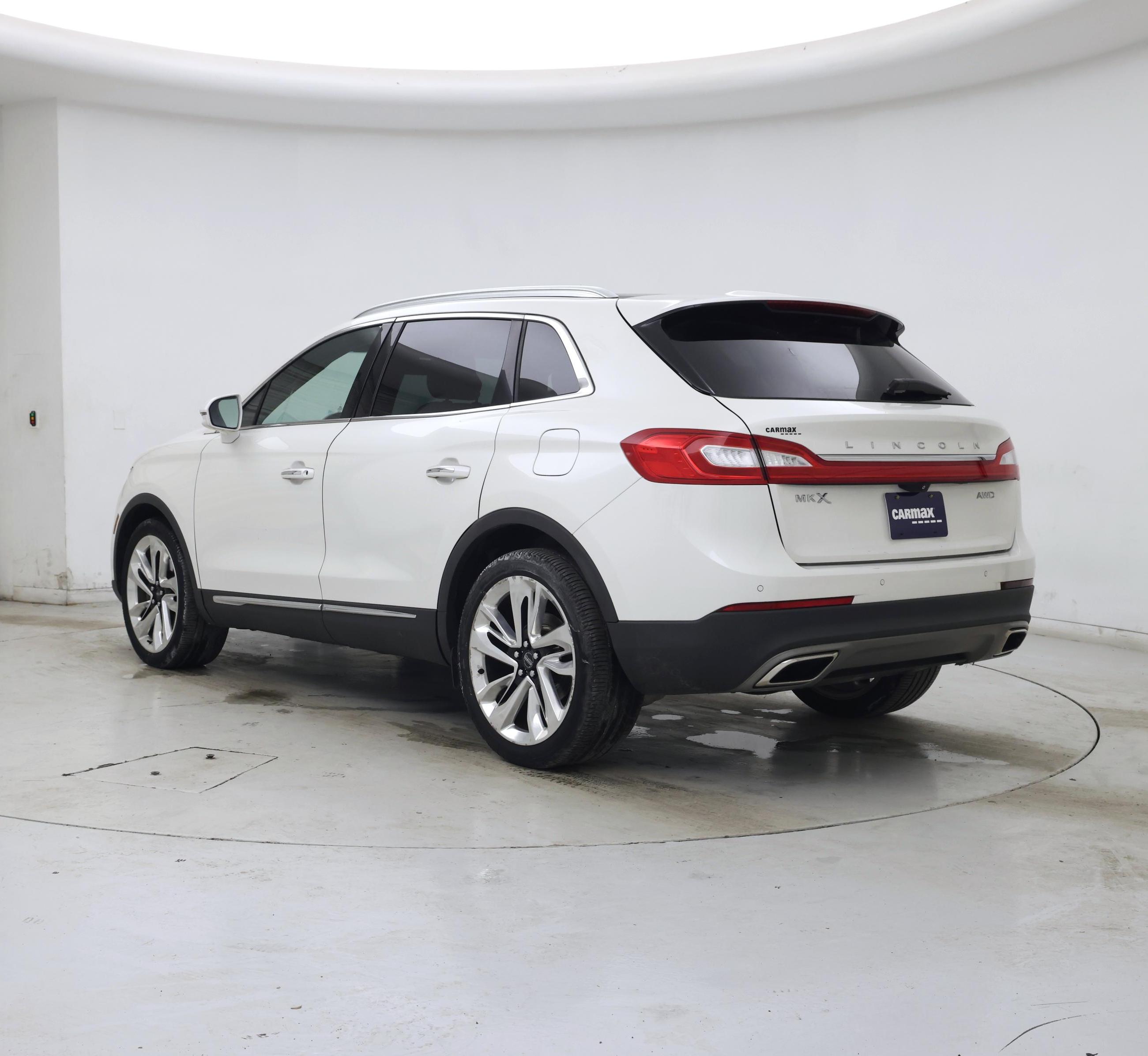 Thumbnail: 2017 Lincoln MKX - 2