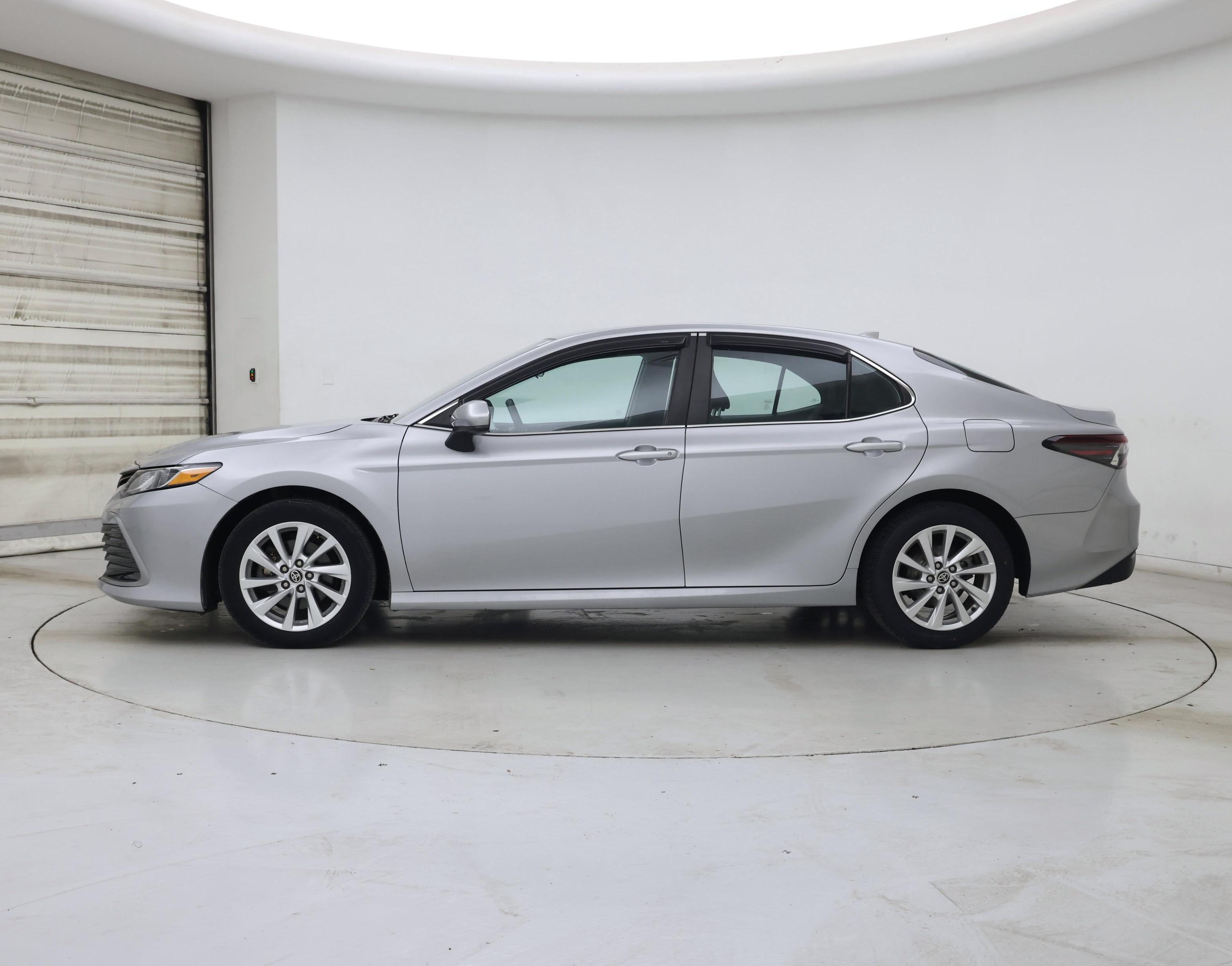 Thumbnail: 2021 Toyota Camry - 3