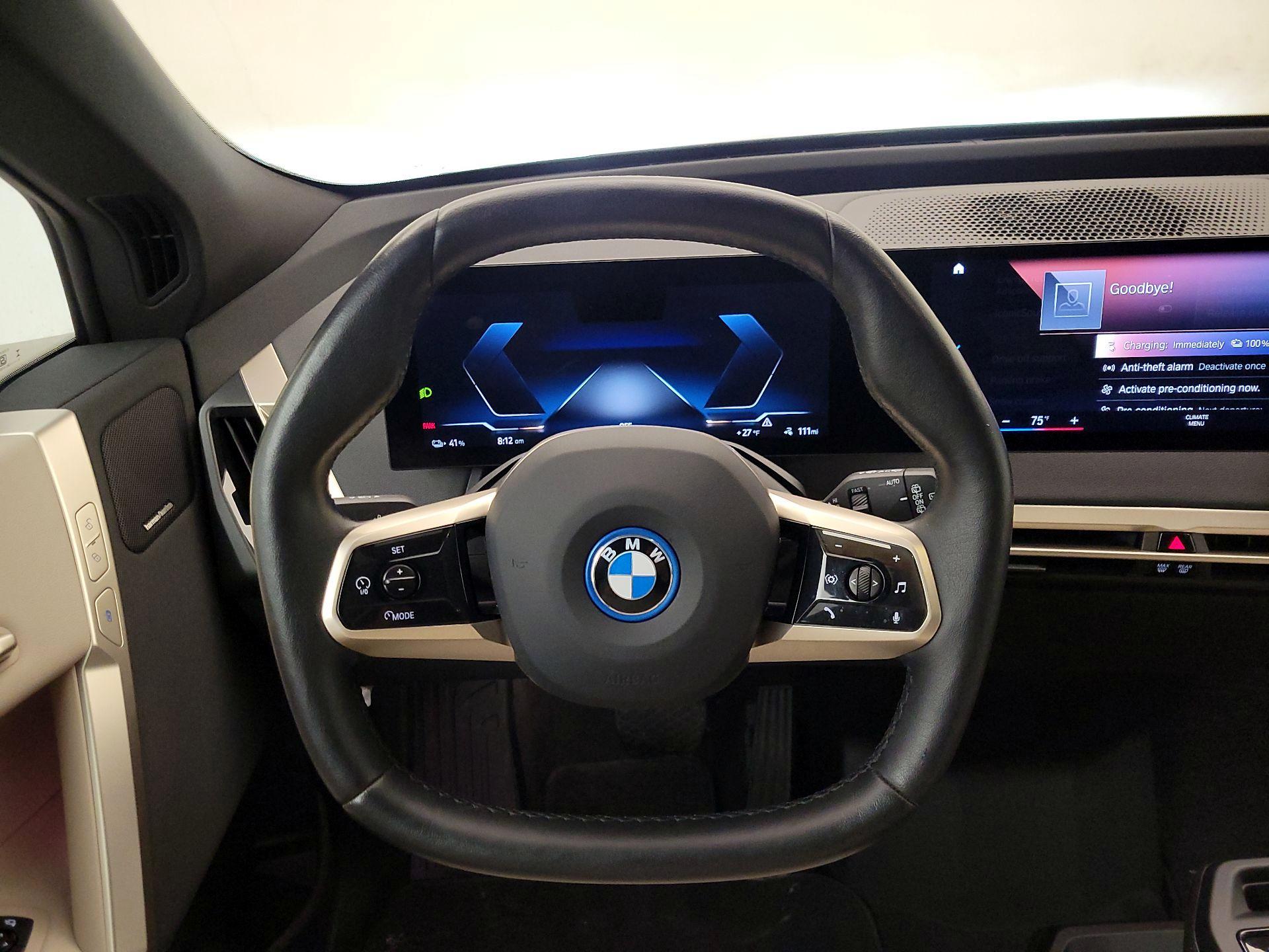 Thumbnail: 2022 BMW iX - 10