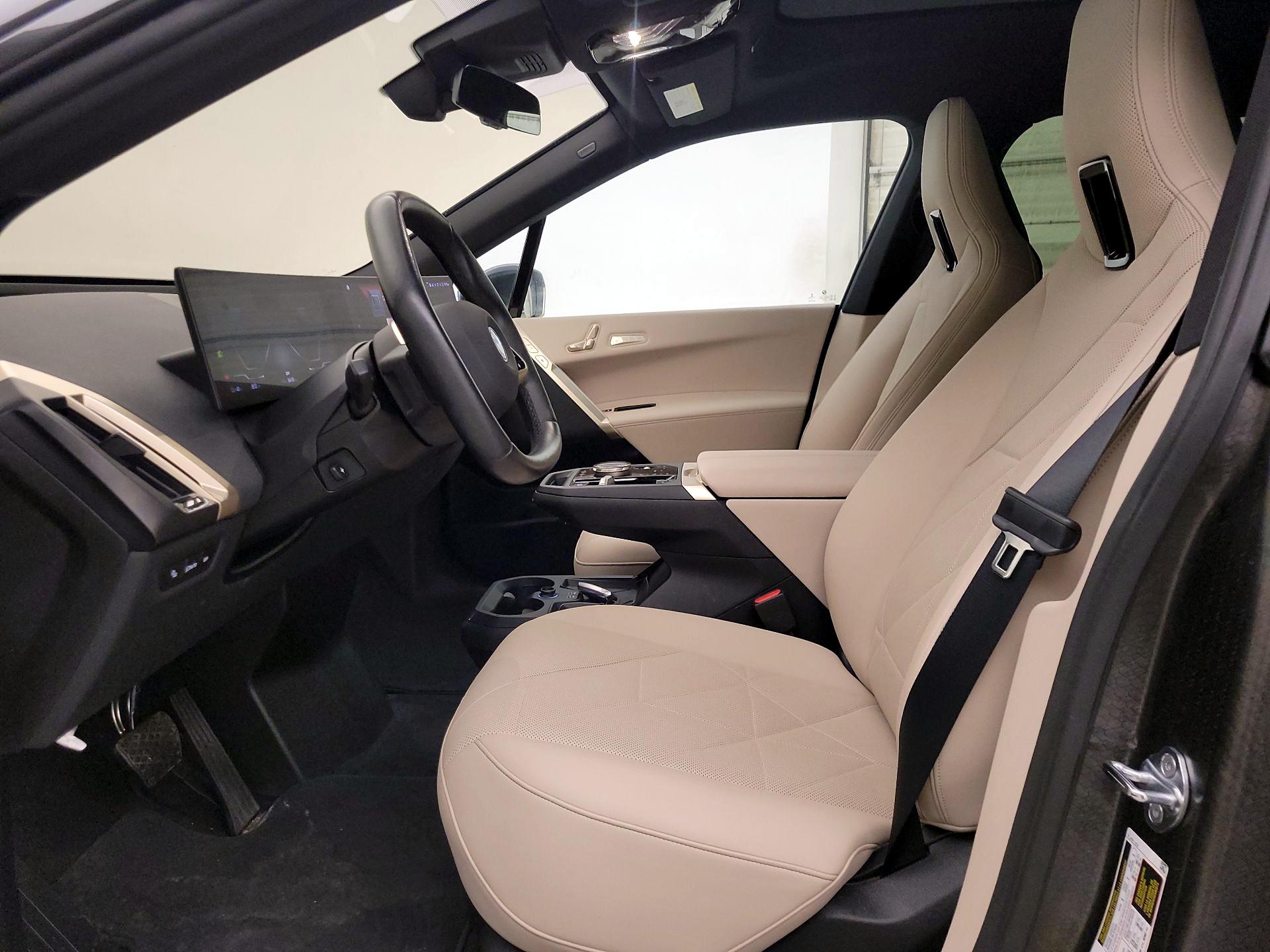 Thumbnail: 2022 BMW iX - 11