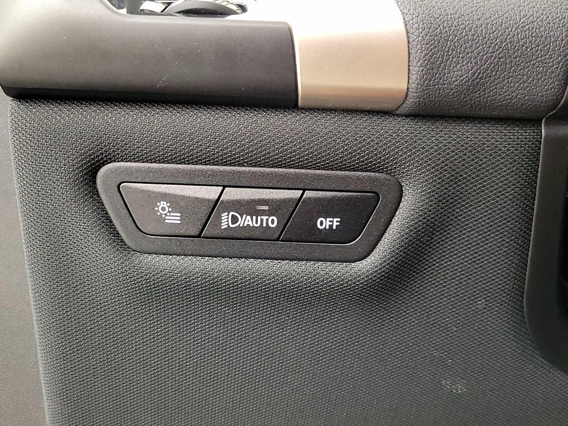 Thumbnail: 2022 BMW iX - 13