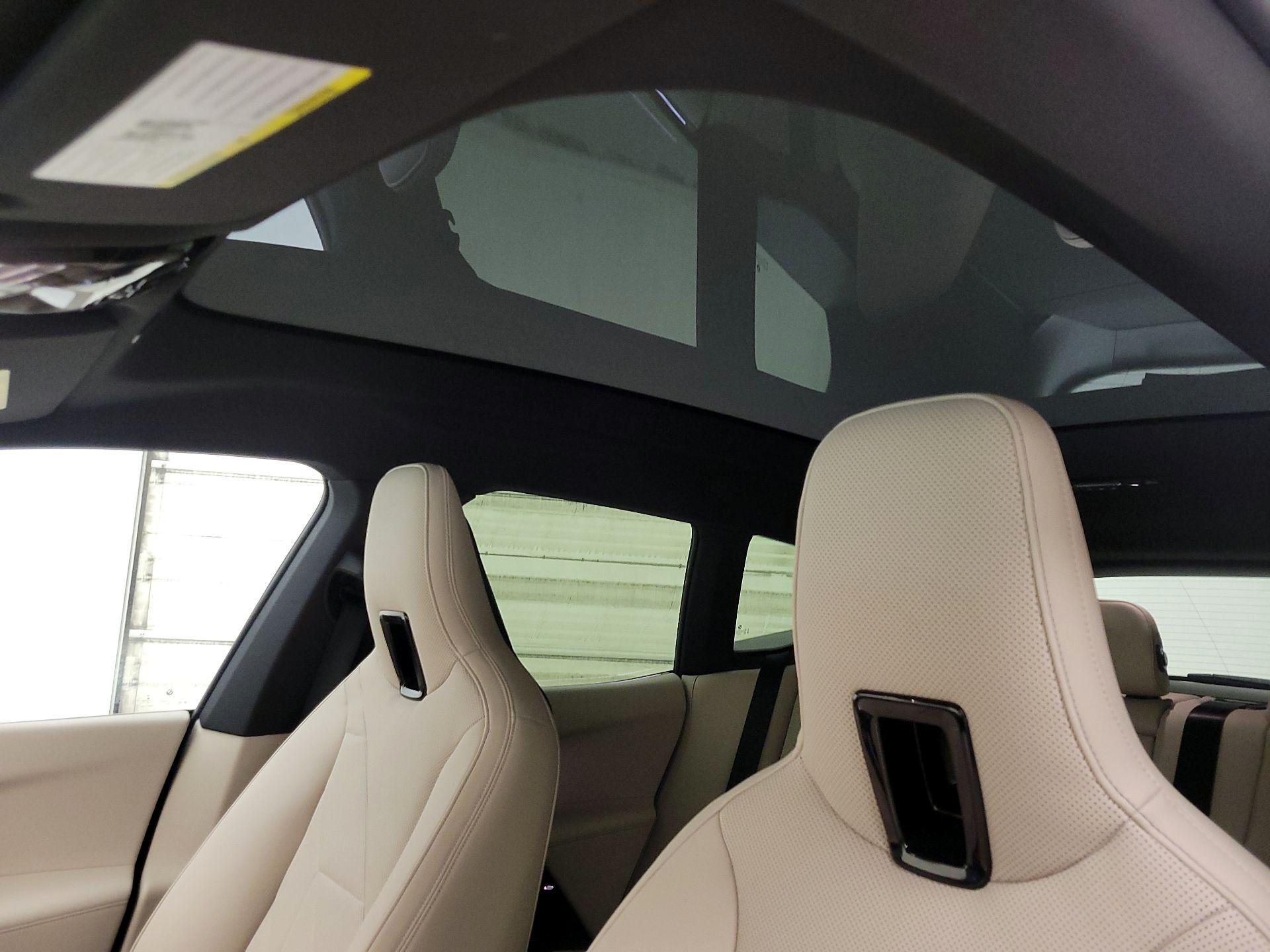 Thumbnail: 2022 BMW iX - 19