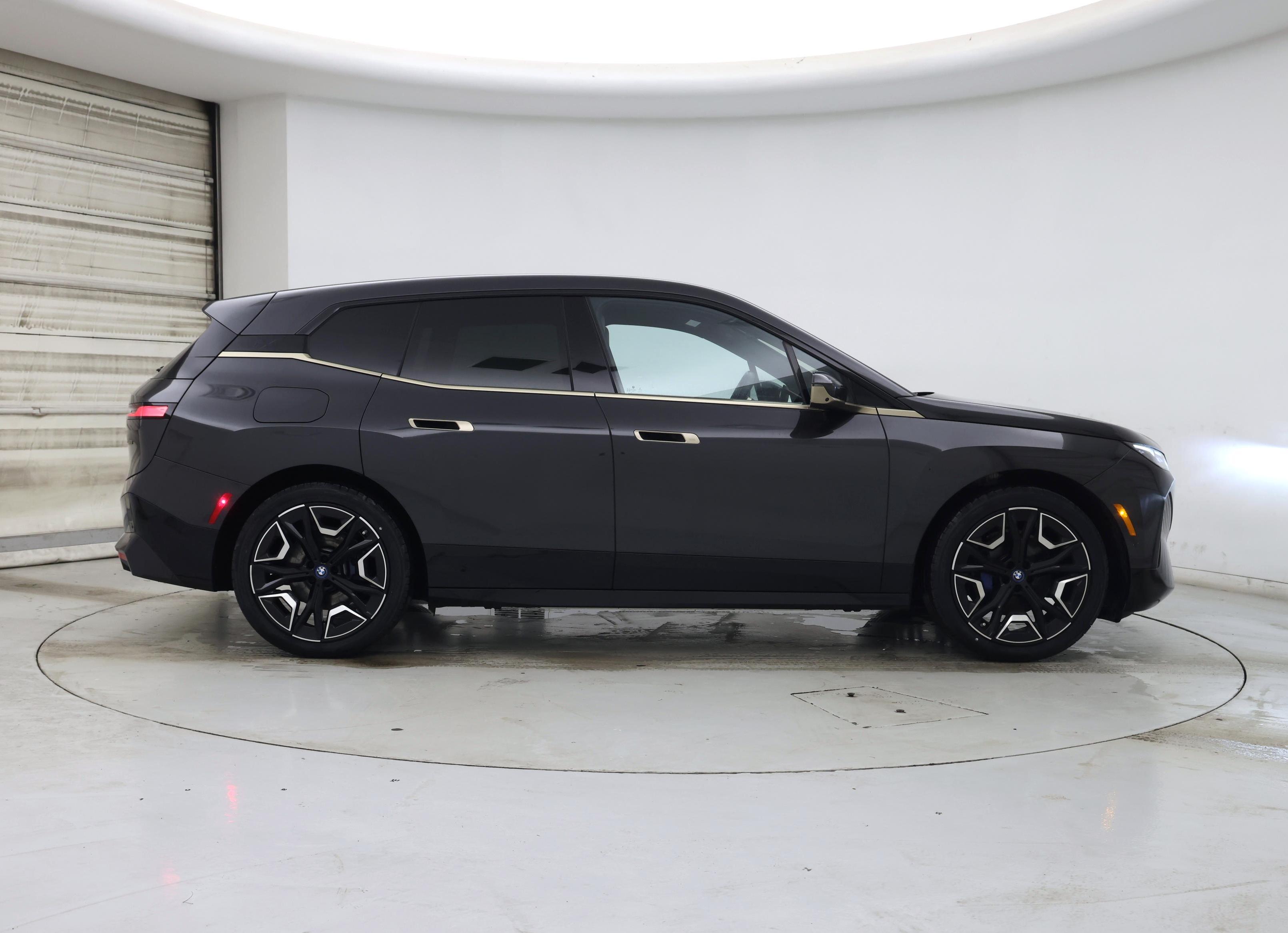 Thumbnail: 2022 BMW iX - 7