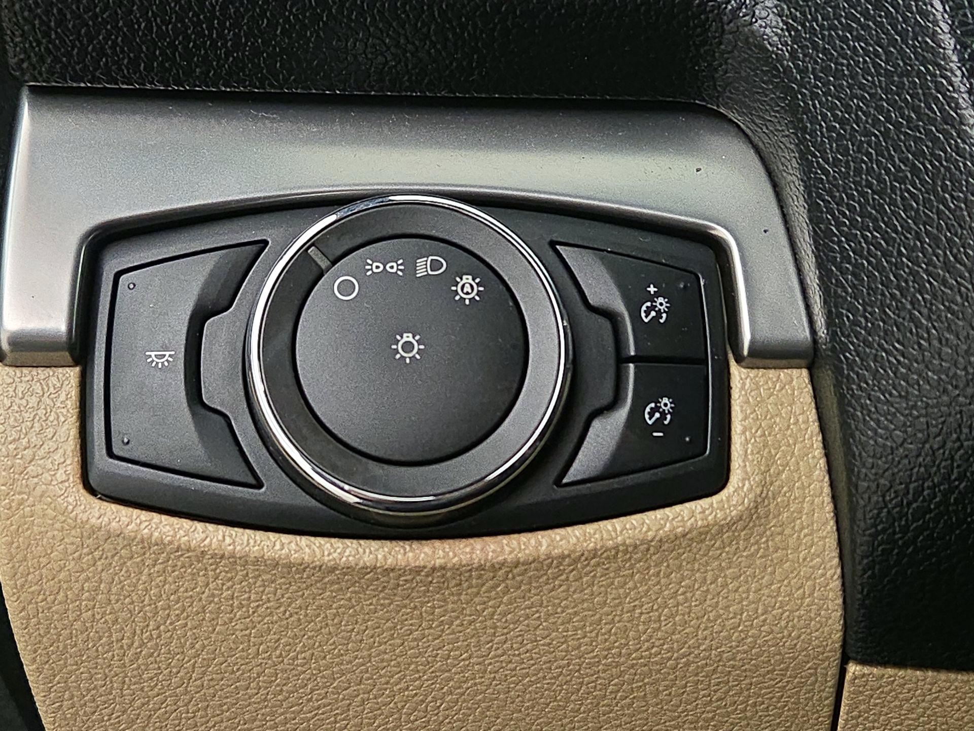 Thumbnail: 2017 Ford Explorer - 13