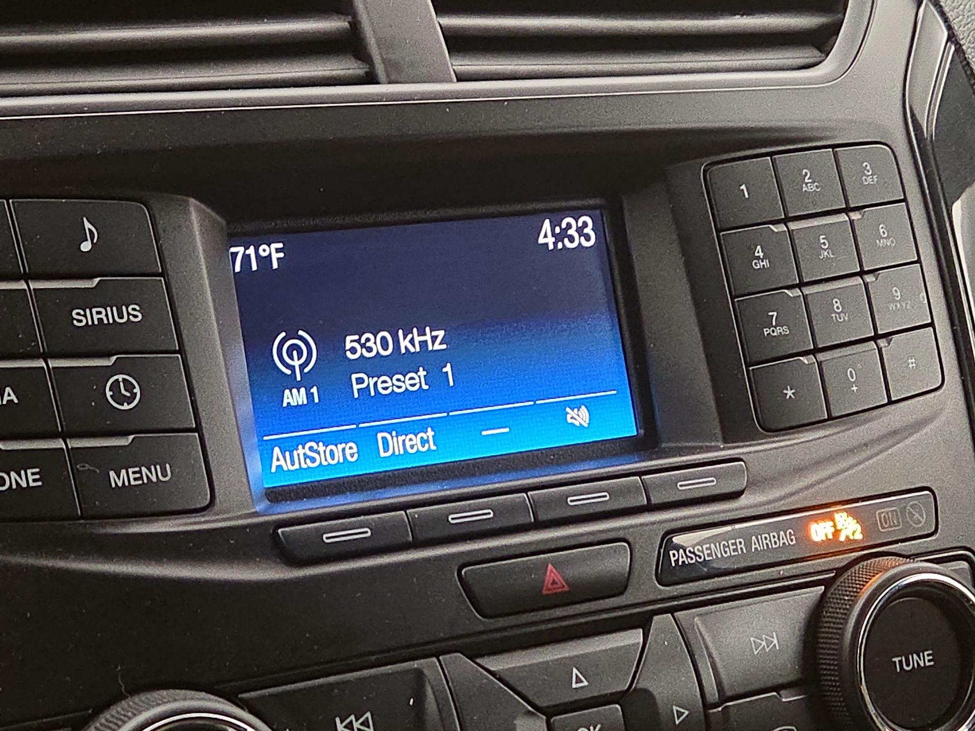 Thumbnail: 2017 Ford Explorer - 15