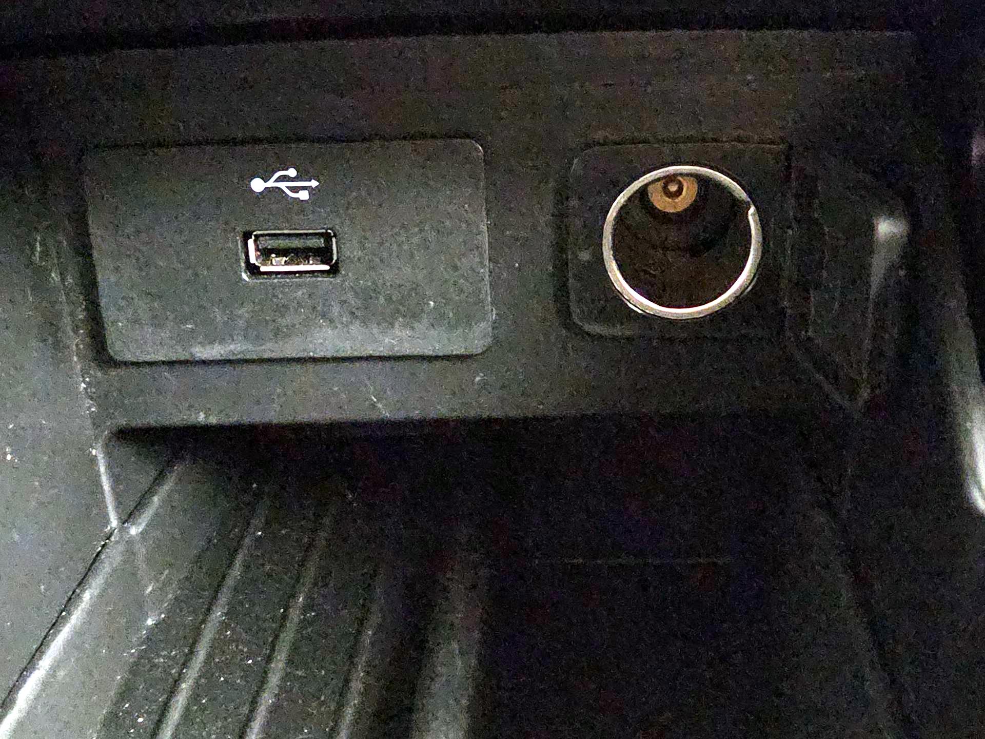 Thumbnail: 2017 Ford Explorer - 18