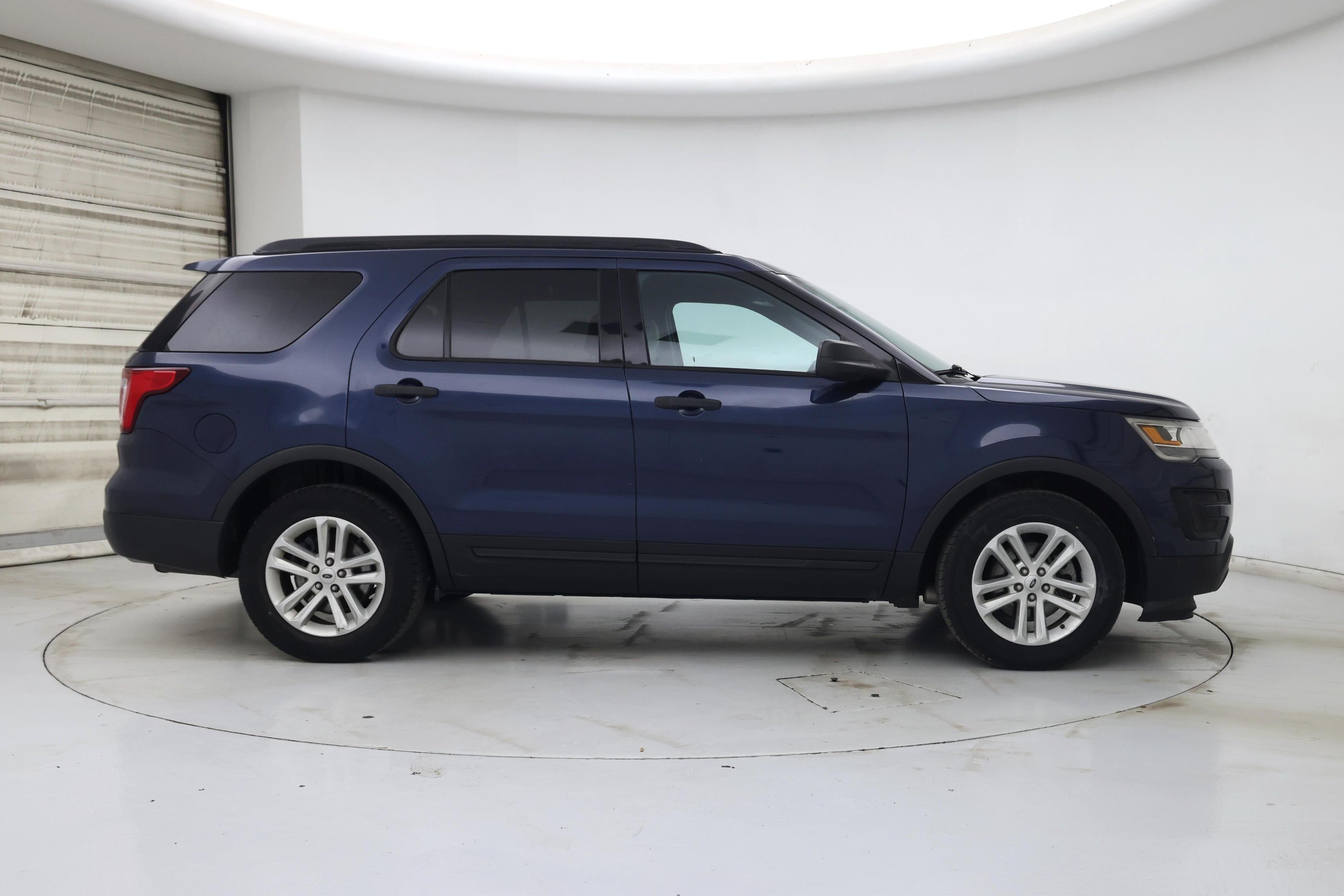 Thumbnail: 2017 Ford Explorer - 7