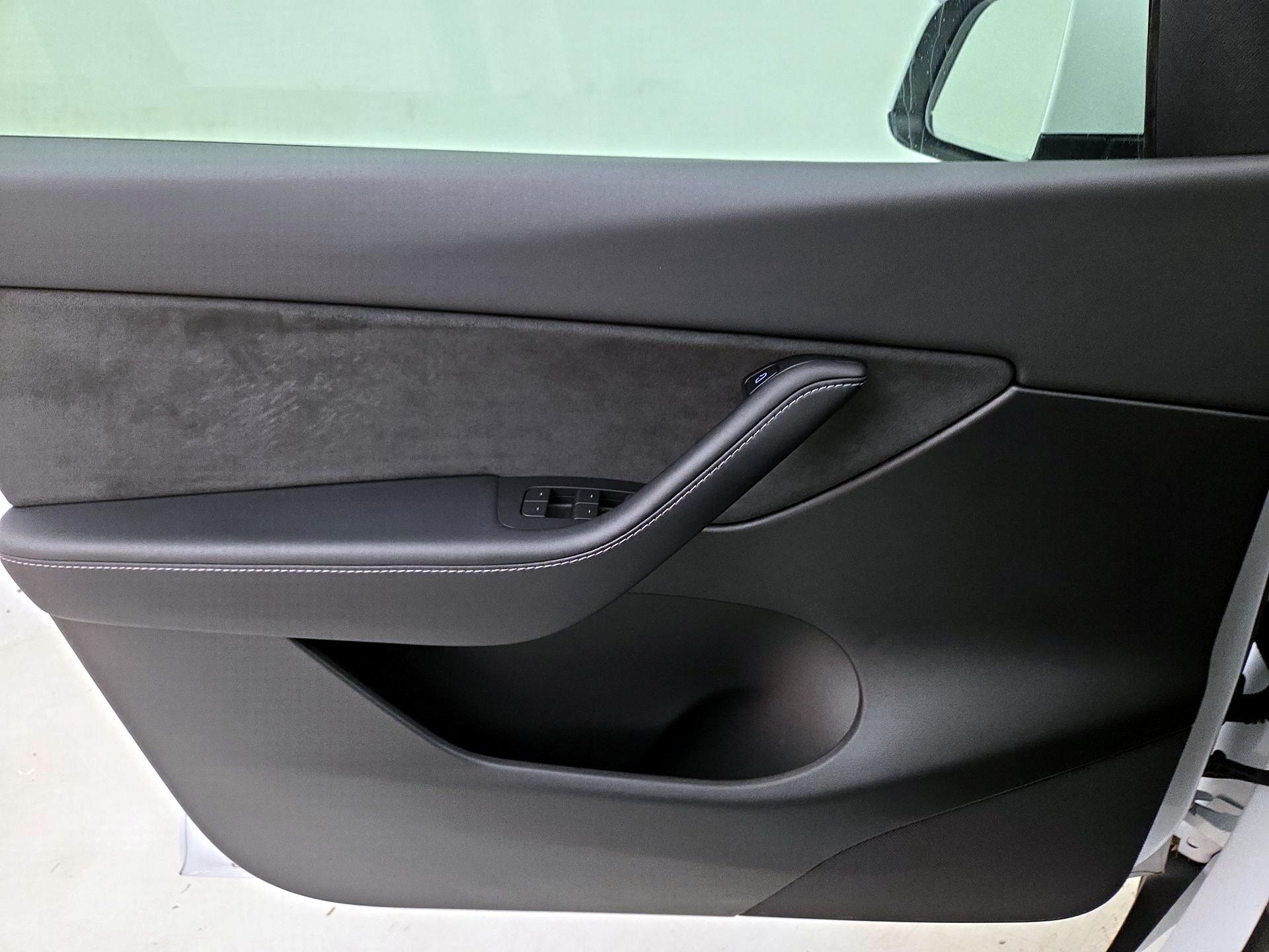 Thumbnail: 2022 Tesla Model Y - 12