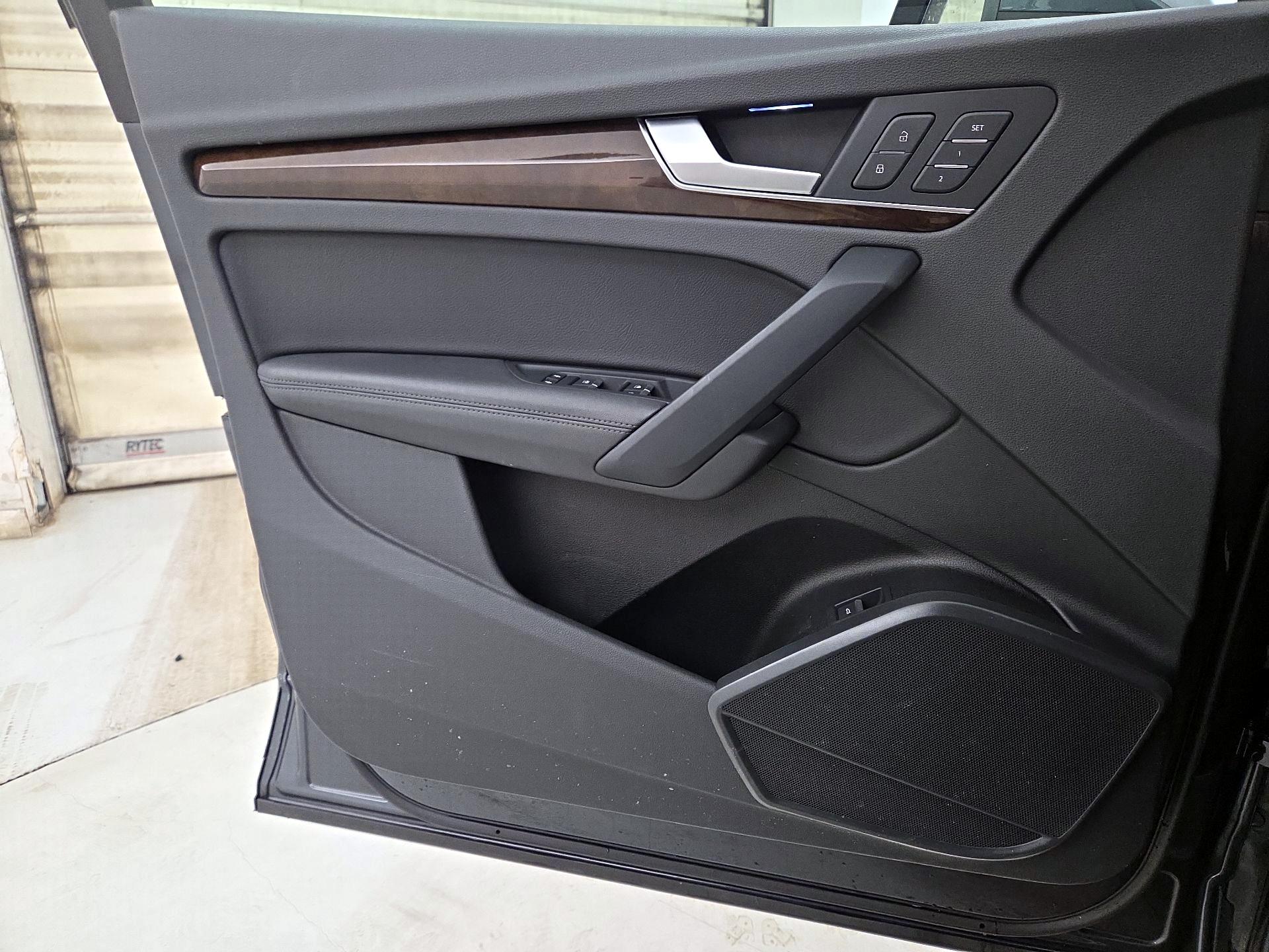 Thumbnail: 2020 Audi Q5 - 12