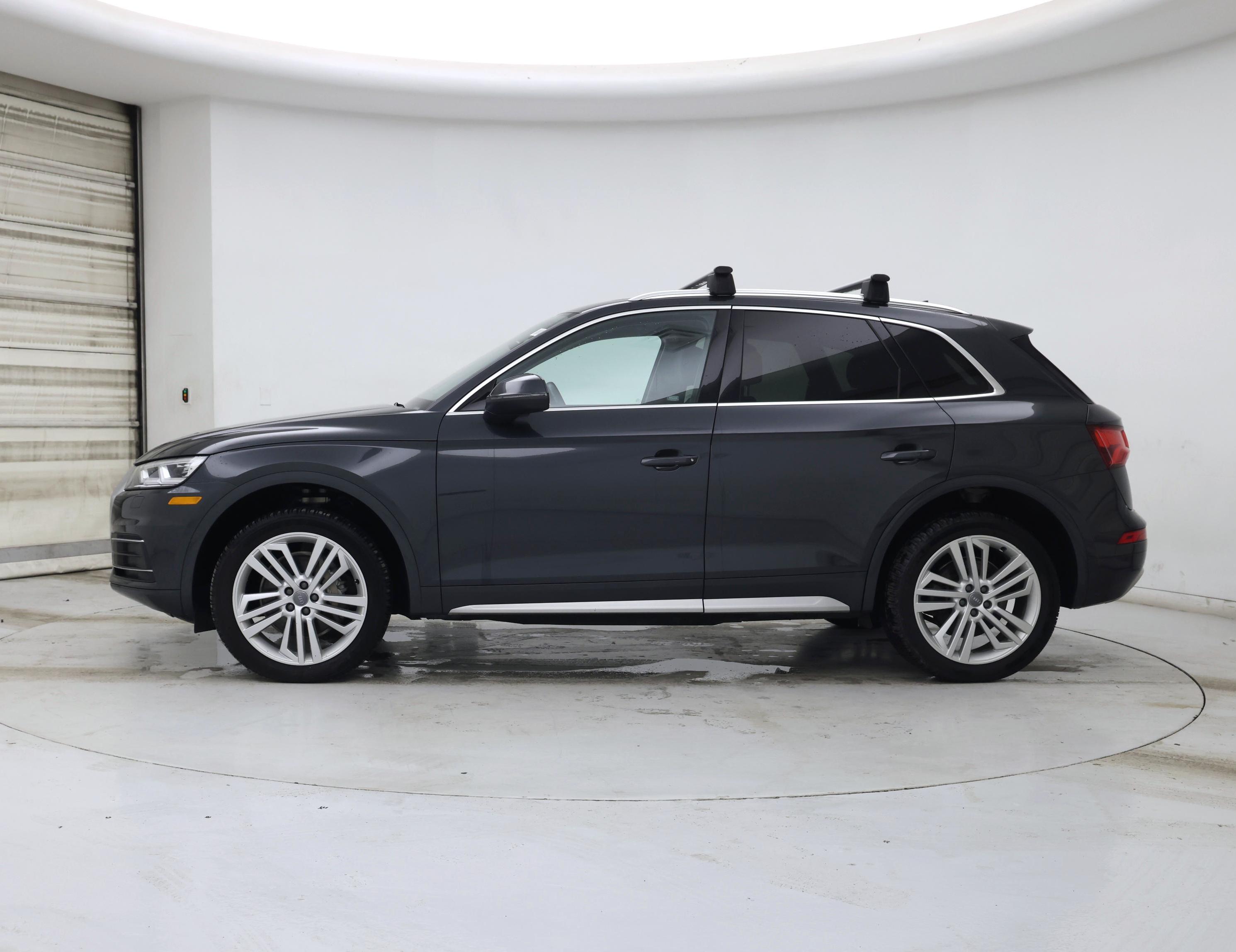 Thumbnail: 2020 Audi Q5 - 3