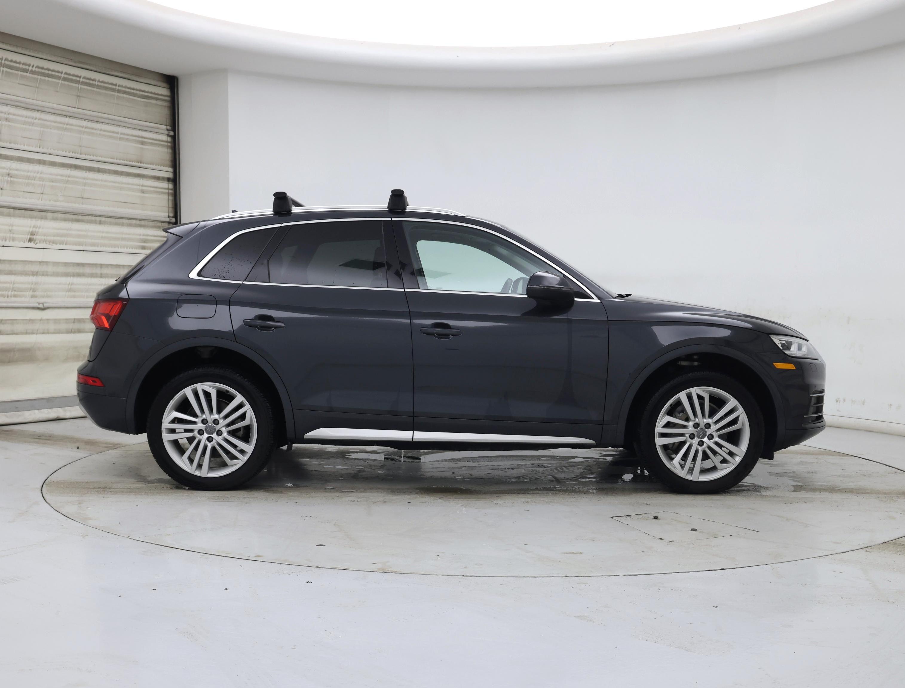 Thumbnail: 2020 Audi Q5 - 7