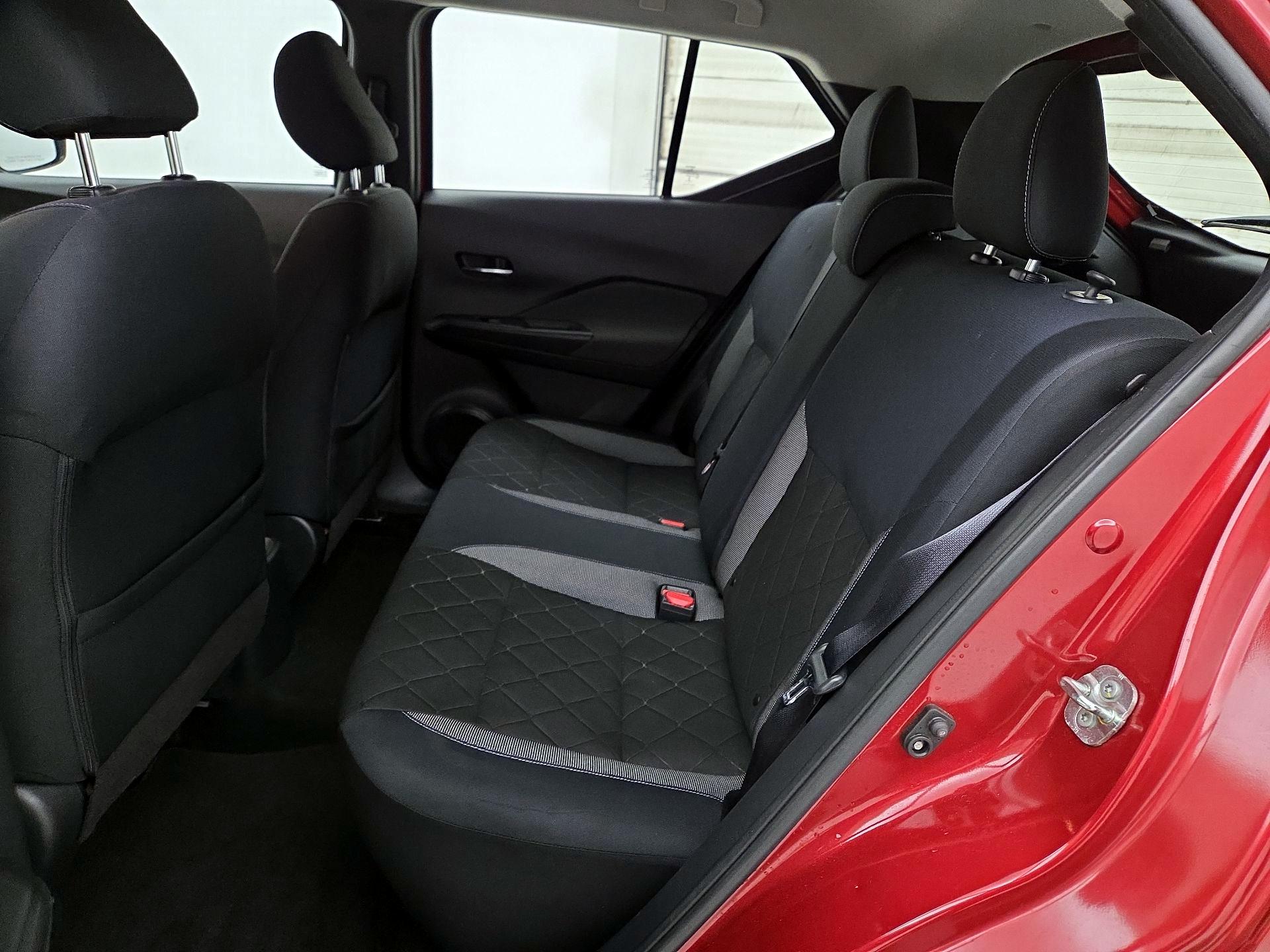 Thumbnail: 2019 Nissan Kicks - 19