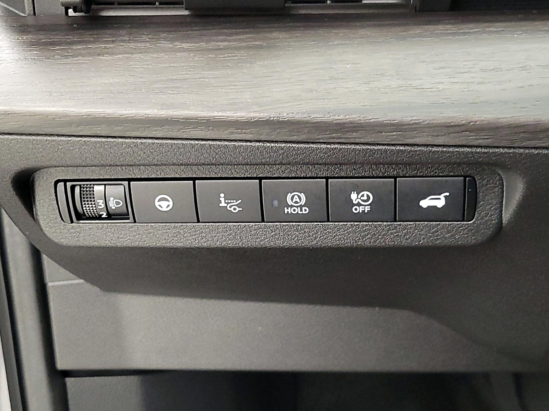 Thumbnail: 2025 Nissan Ariya - 13