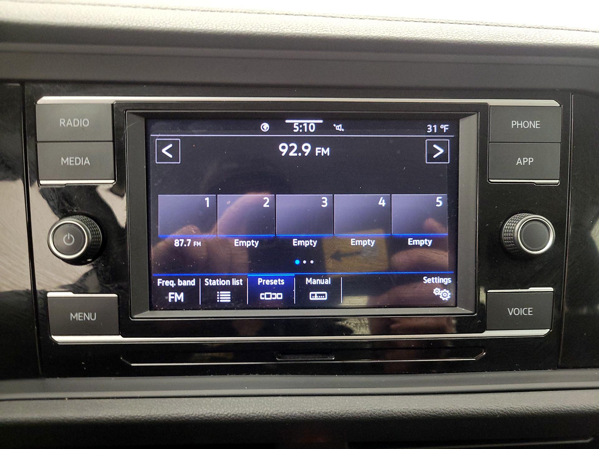 Thumbnail: 2024 Volkswagen Jetta - 15