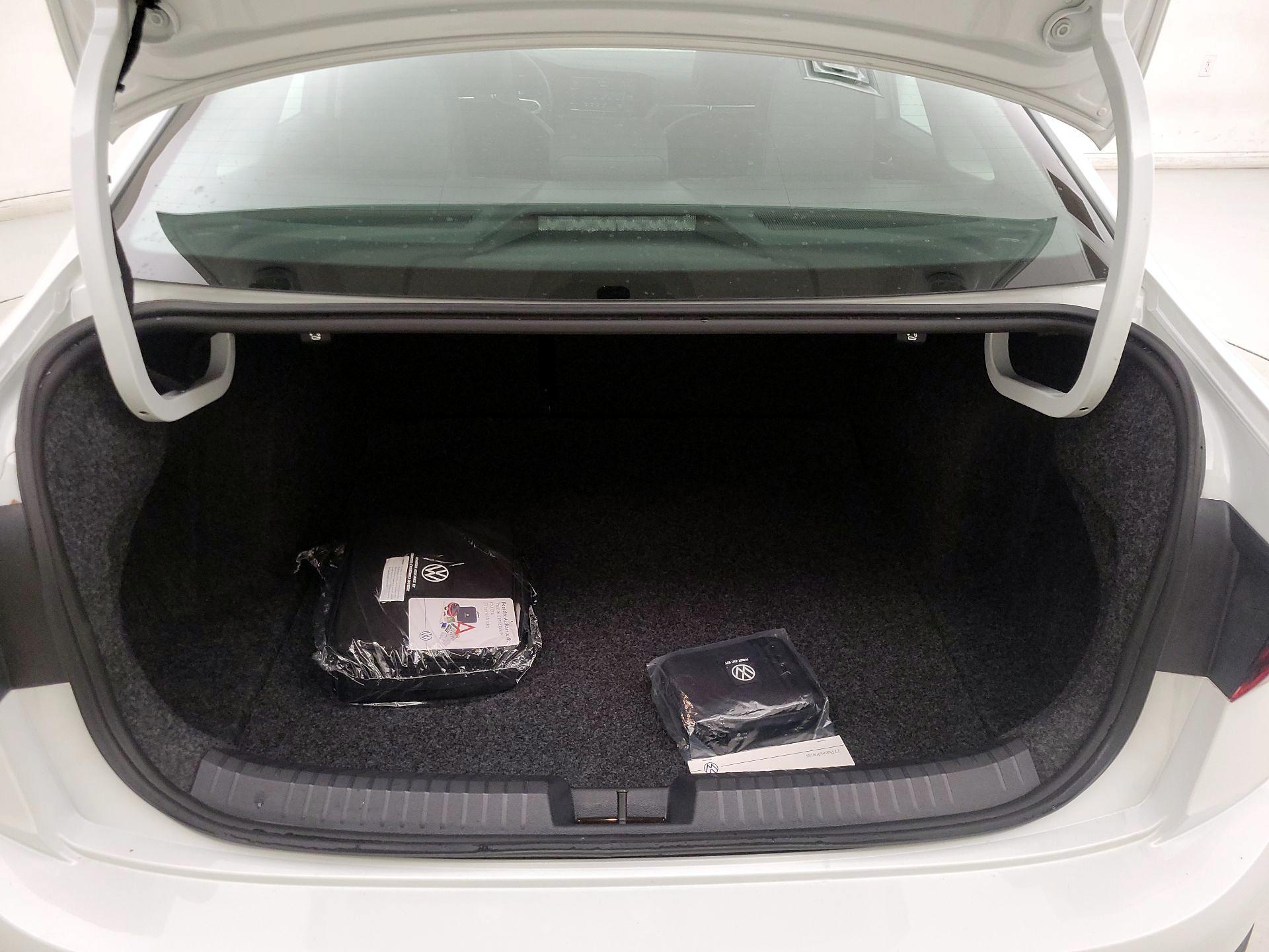 Thumbnail: 2024 Volkswagen Jetta - 20