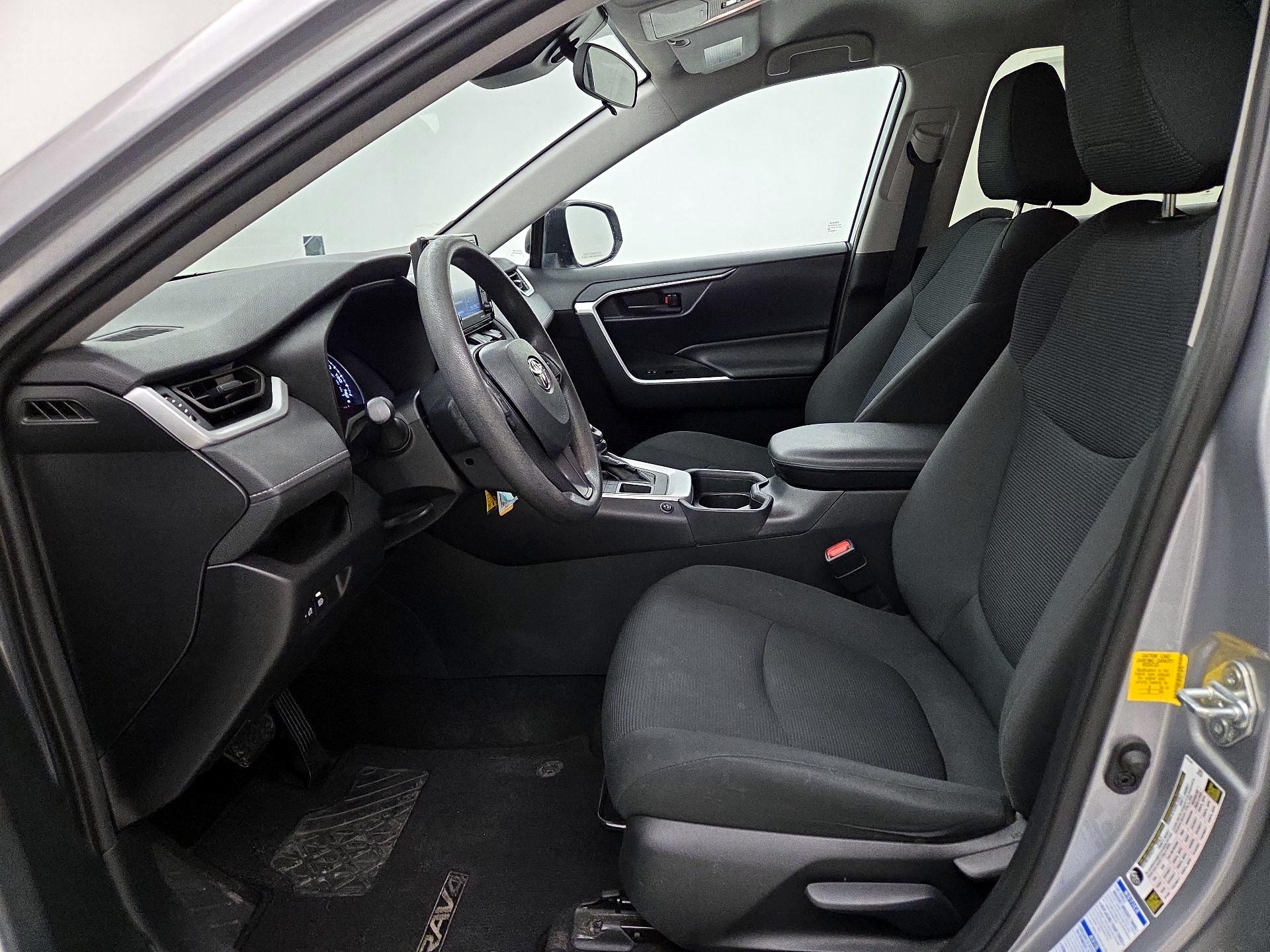 Thumbnail: 2020 Toyota RAV4 - 11