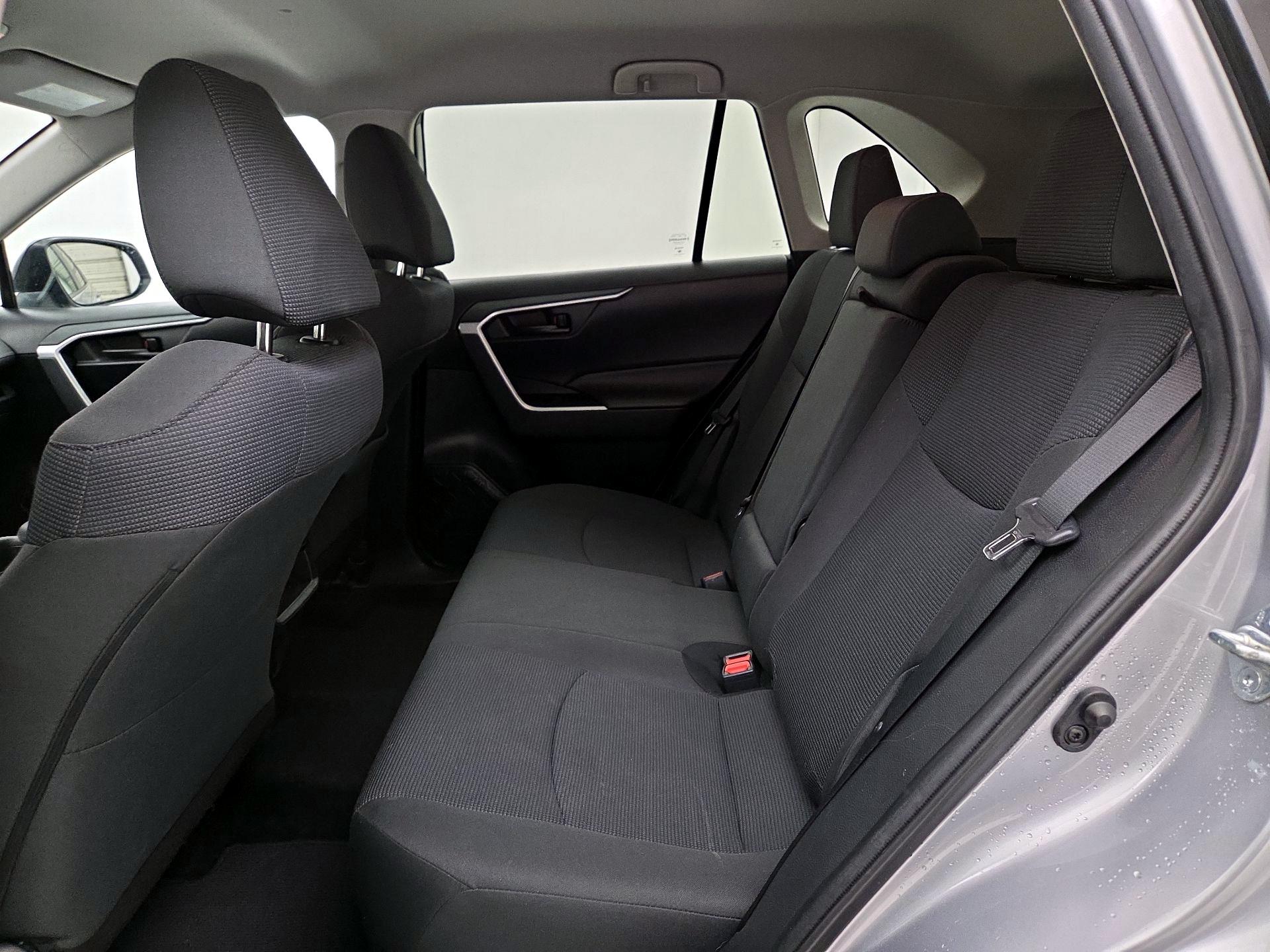 Thumbnail: 2020 Toyota RAV4 - 19