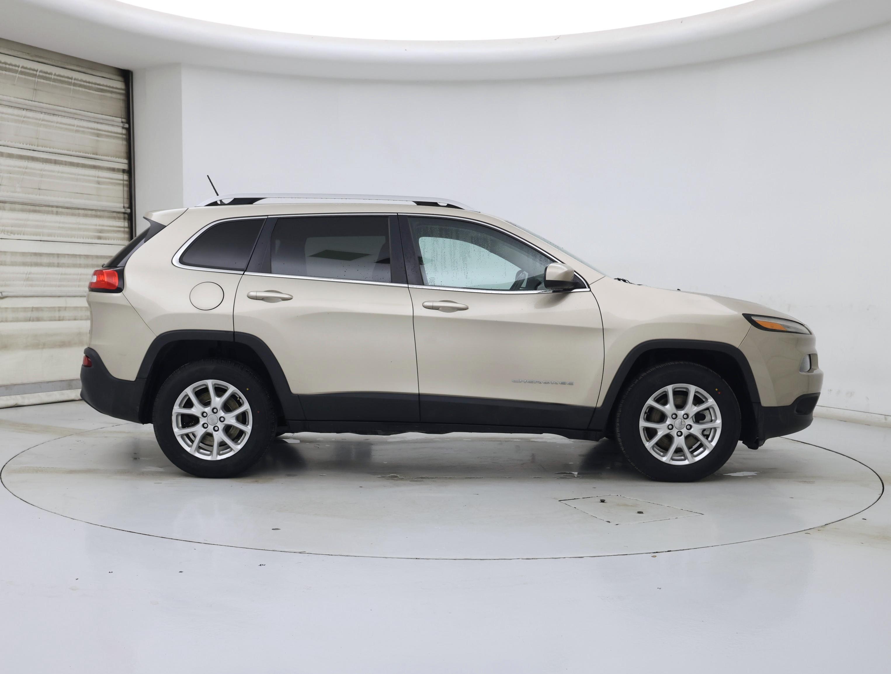 Thumbnail: 2015 Jeep Cherokee - 7