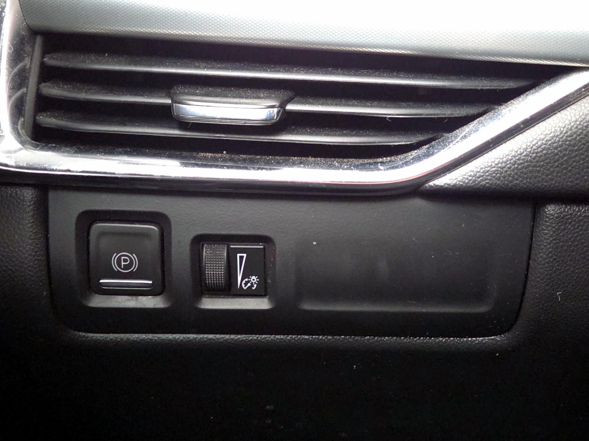 Thumbnail: 2023 Cadillac XT4 - 13