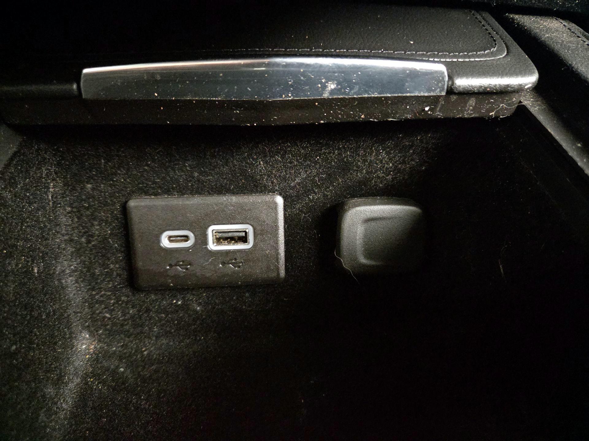 Thumbnail: 2023 Cadillac XT4 - 18