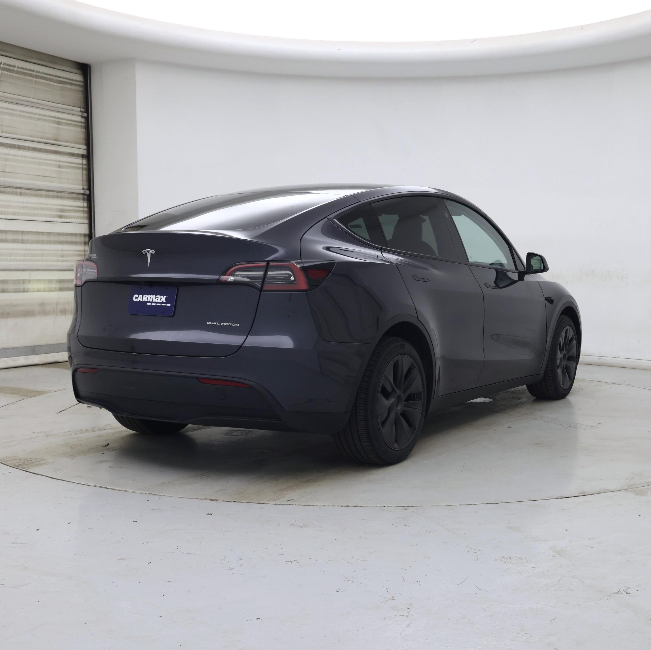 Thumbnail: 2025 Tesla Model Y - 8