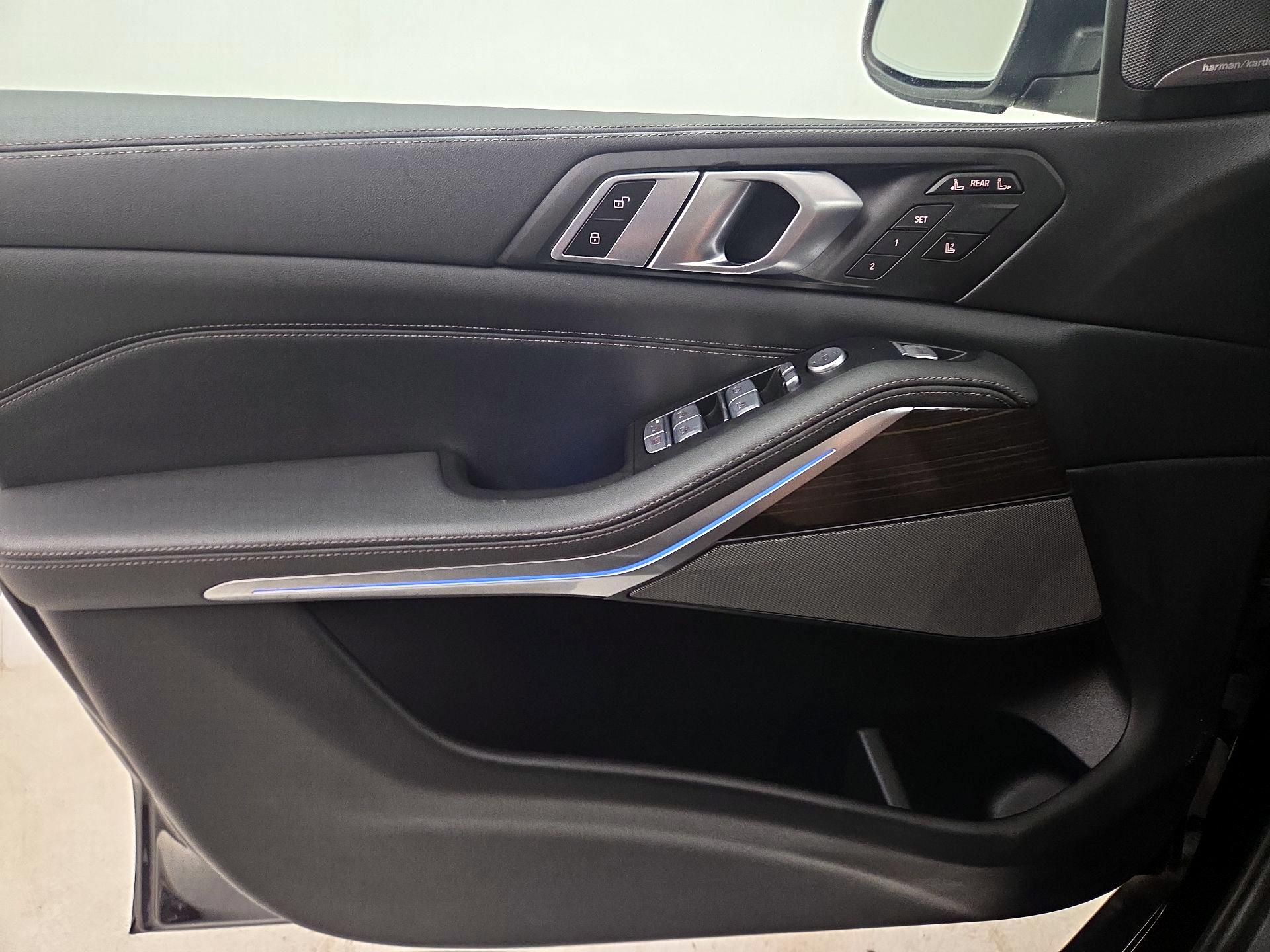Thumbnail: 2025 BMW X7 - 12