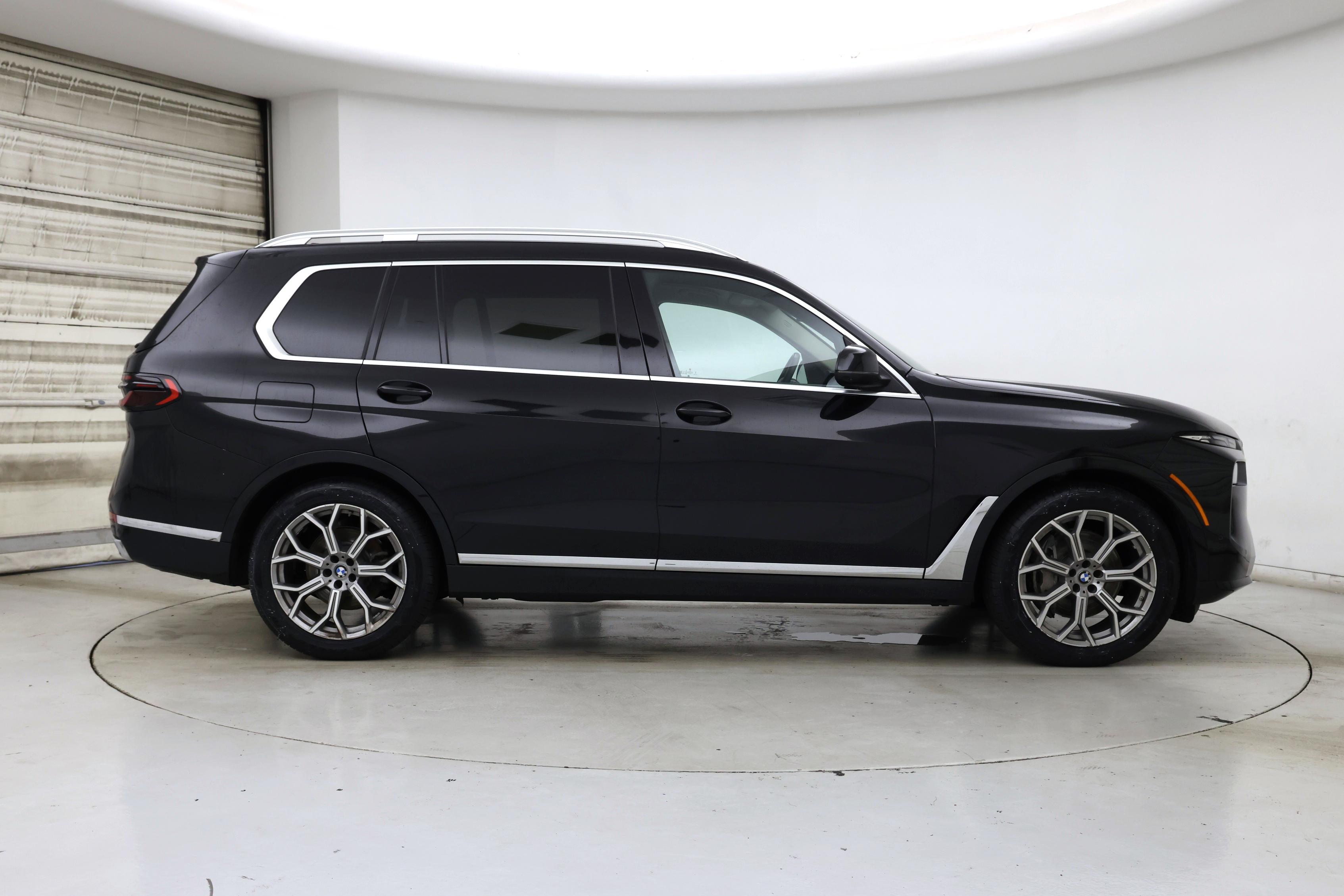 Thumbnail: 2025 BMW X7 - 7