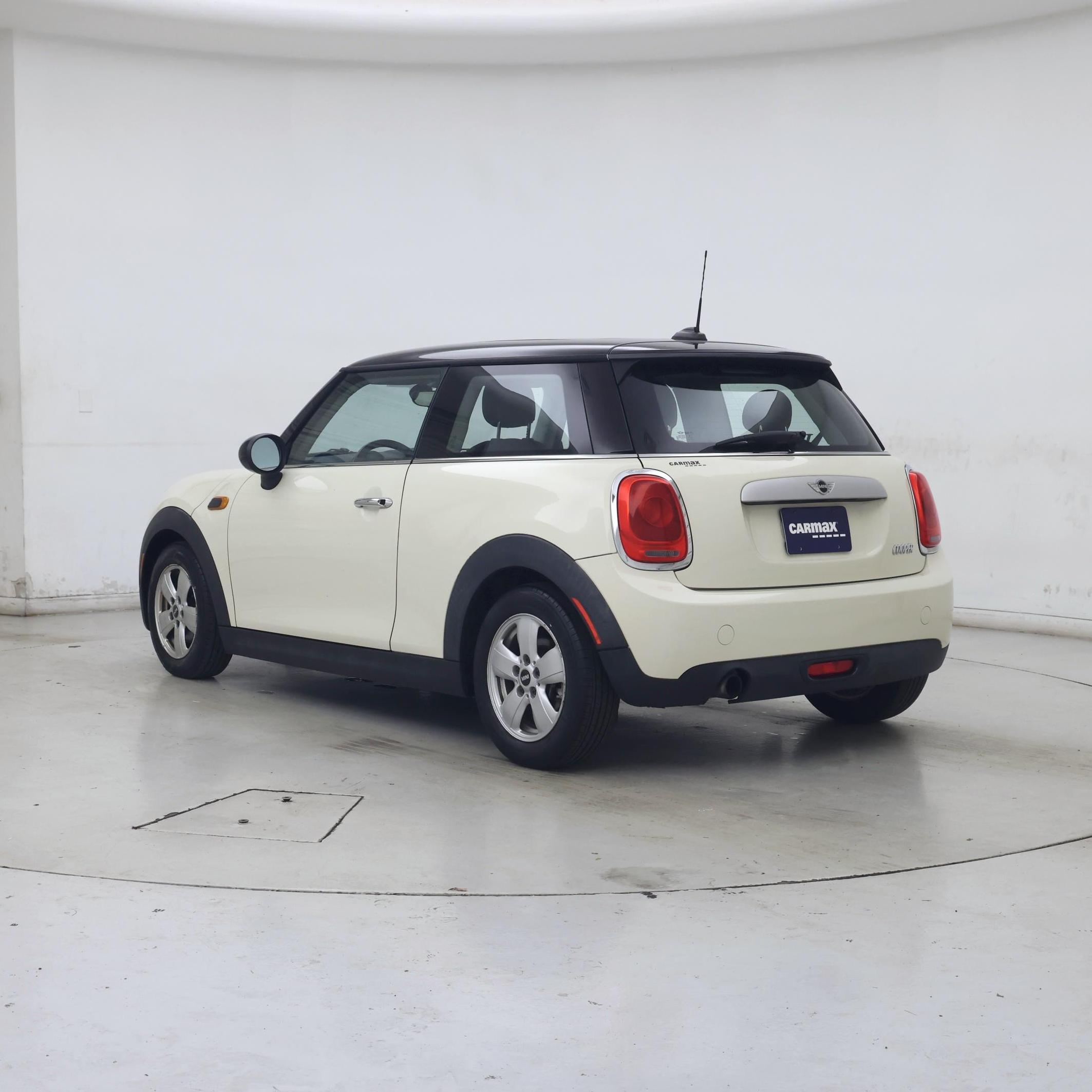 Thumbnail: 2015 MINI Cooper Hardtop - 2