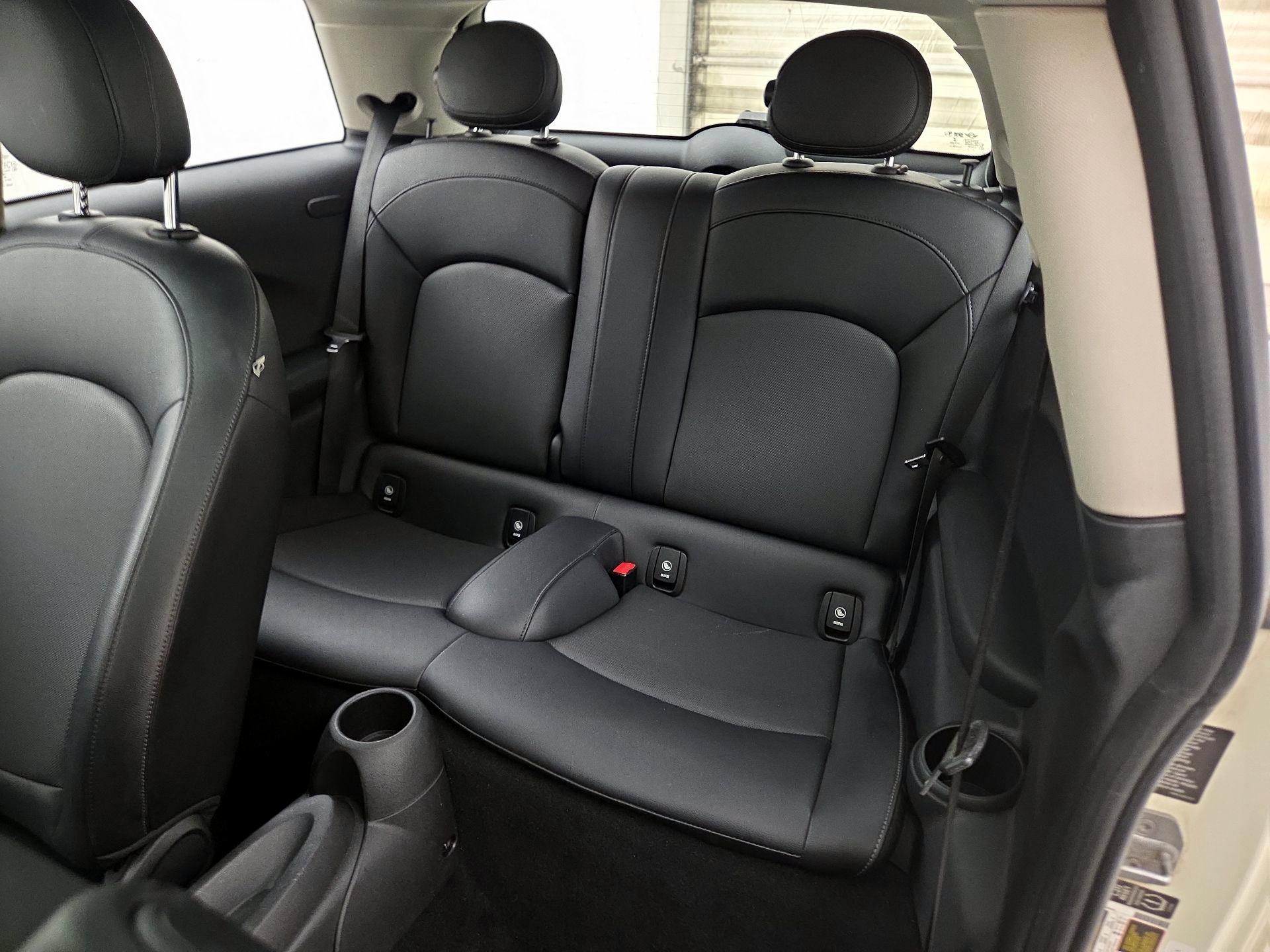 Thumbnail: 2015 MINI Cooper Hardtop - 19