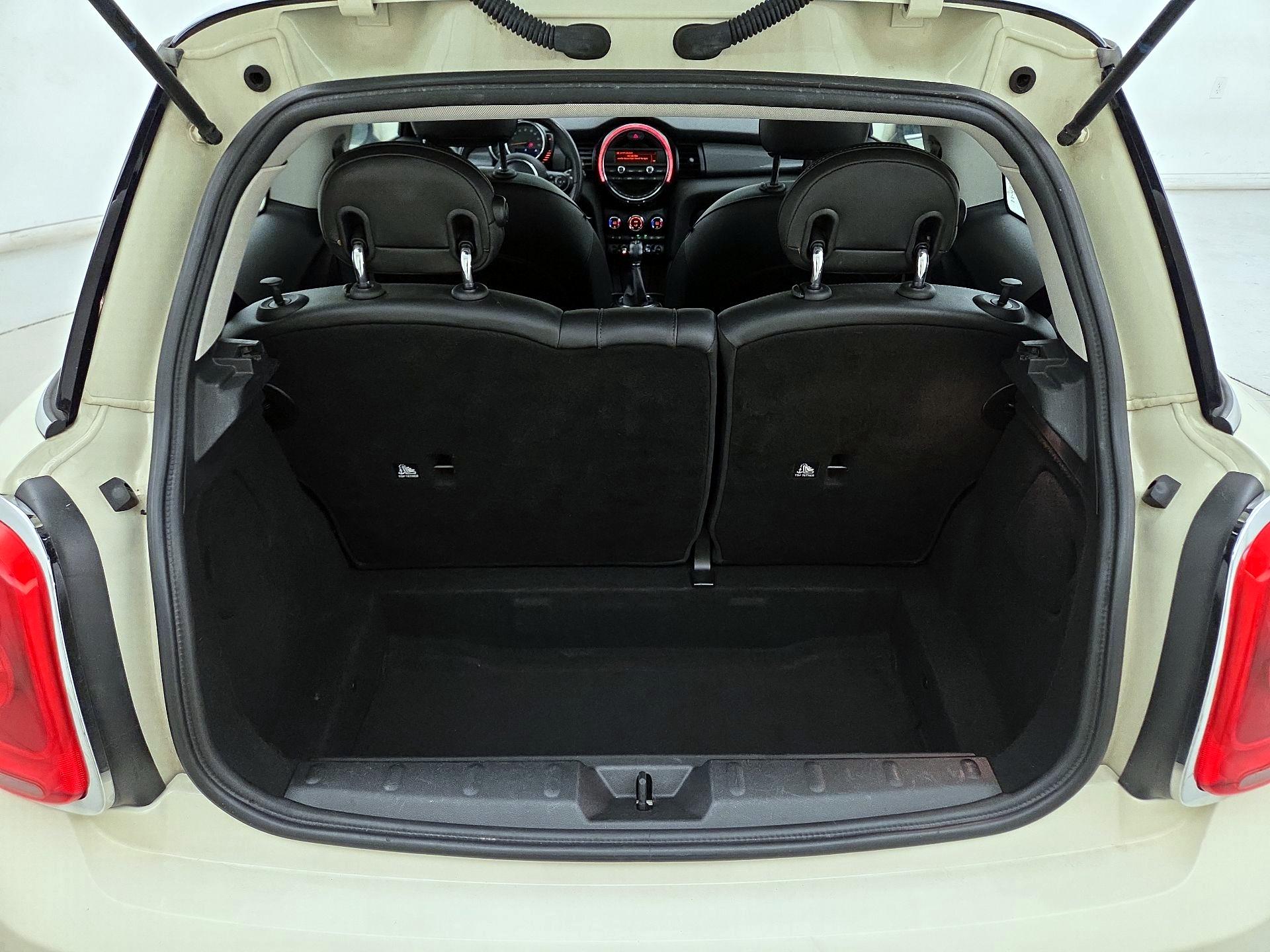 Thumbnail: 2015 MINI Cooper Hardtop - 20
