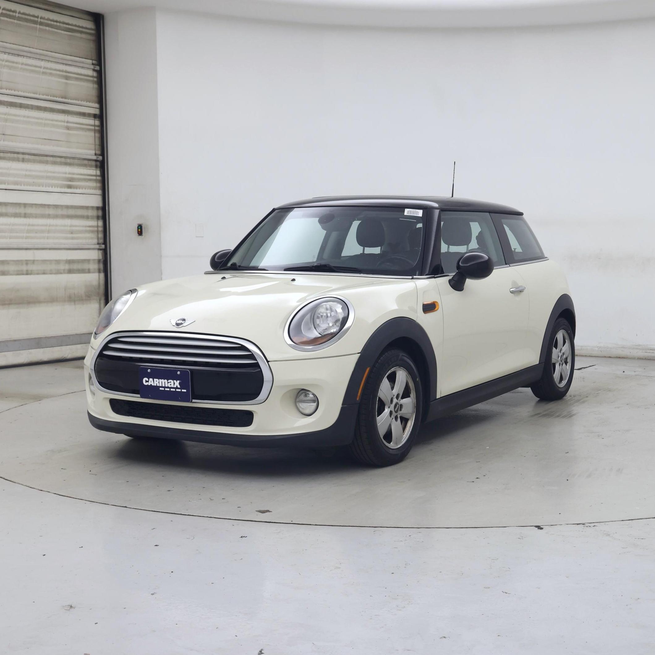 Thumbnail: 2015 MINI Cooper Hardtop - 4