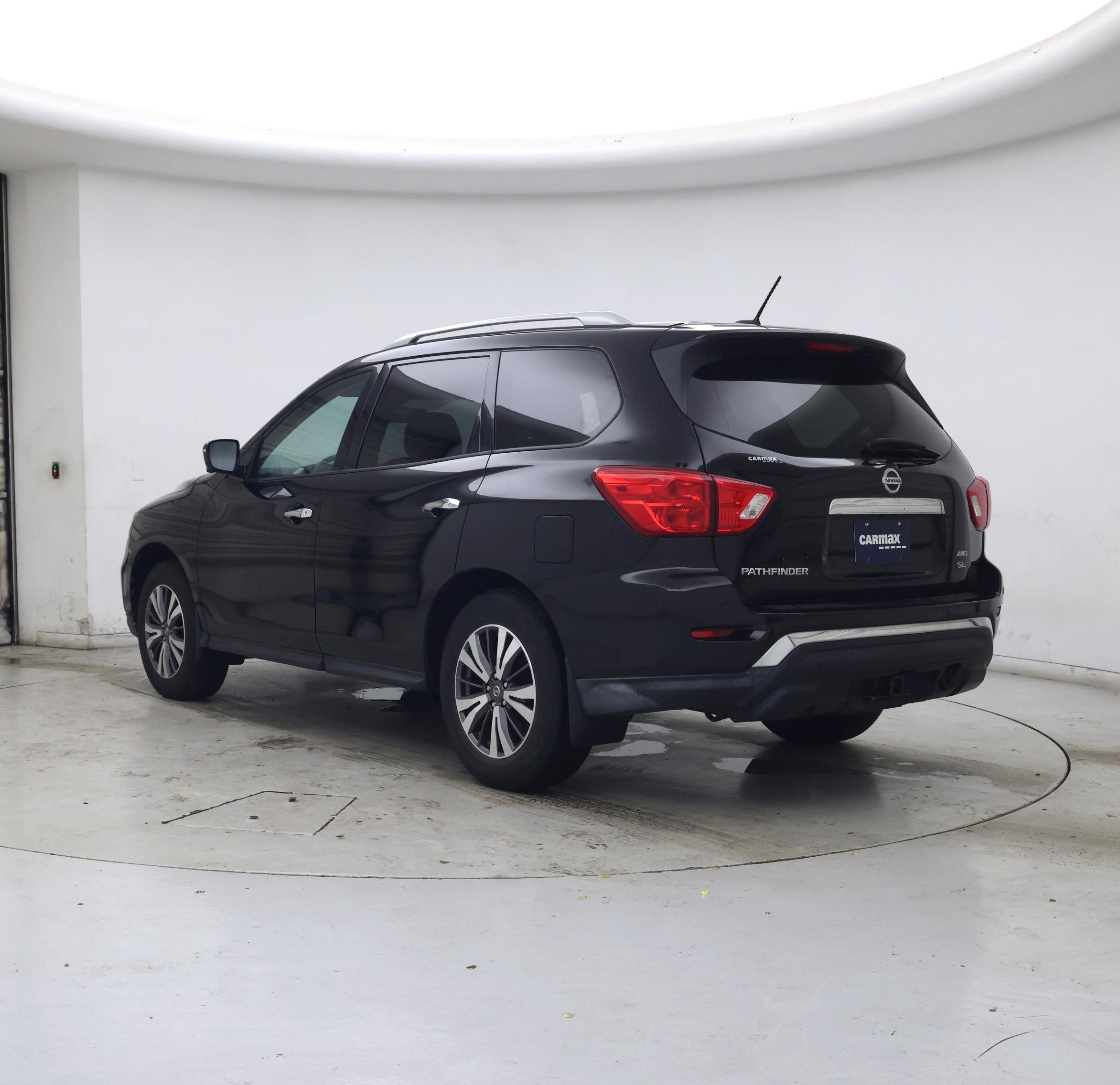 Thumbnail: 2017 Nissan Pathfinder - 2
