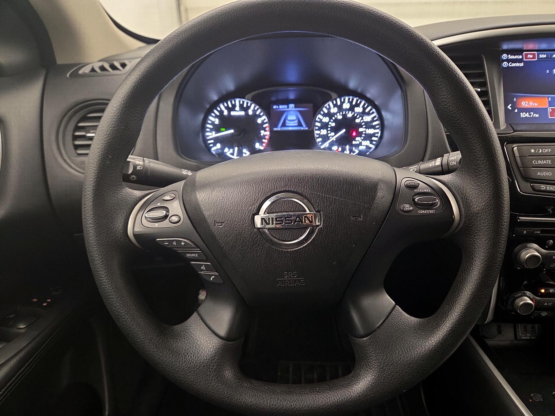 Thumbnail: 2018 Nissan Pathfinder - 10