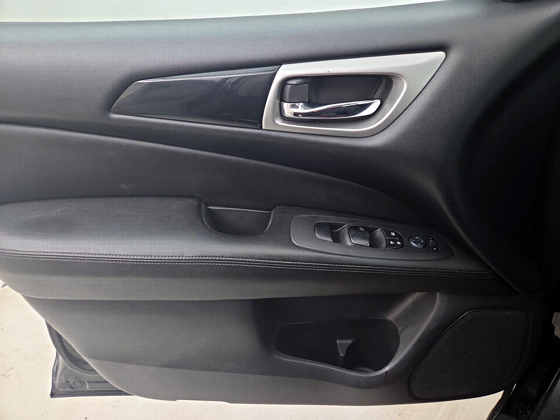 Thumbnail: 2018 Nissan Pathfinder - 12