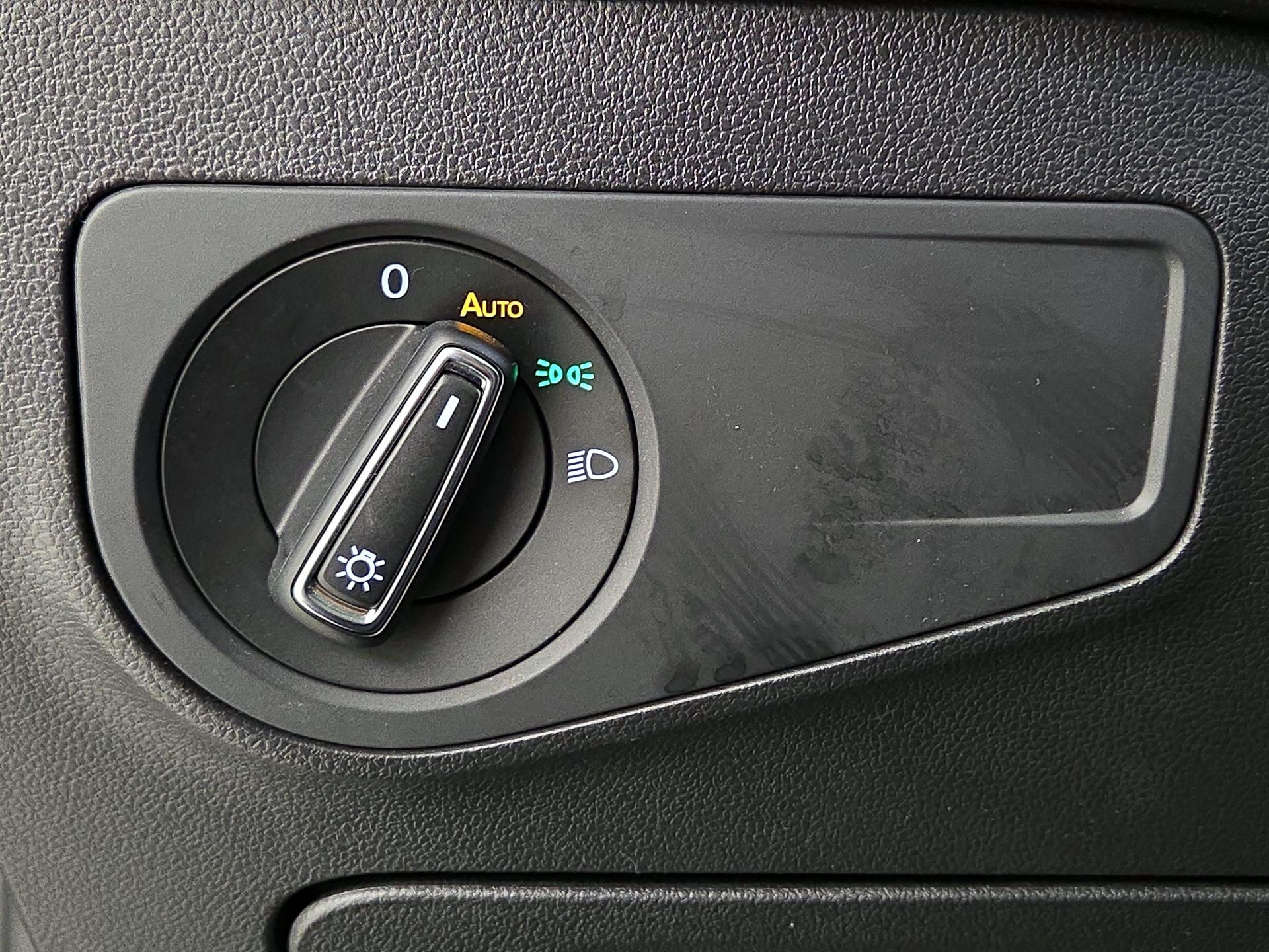 Thumbnail: 2020 Volkswagen Tiguan - 13