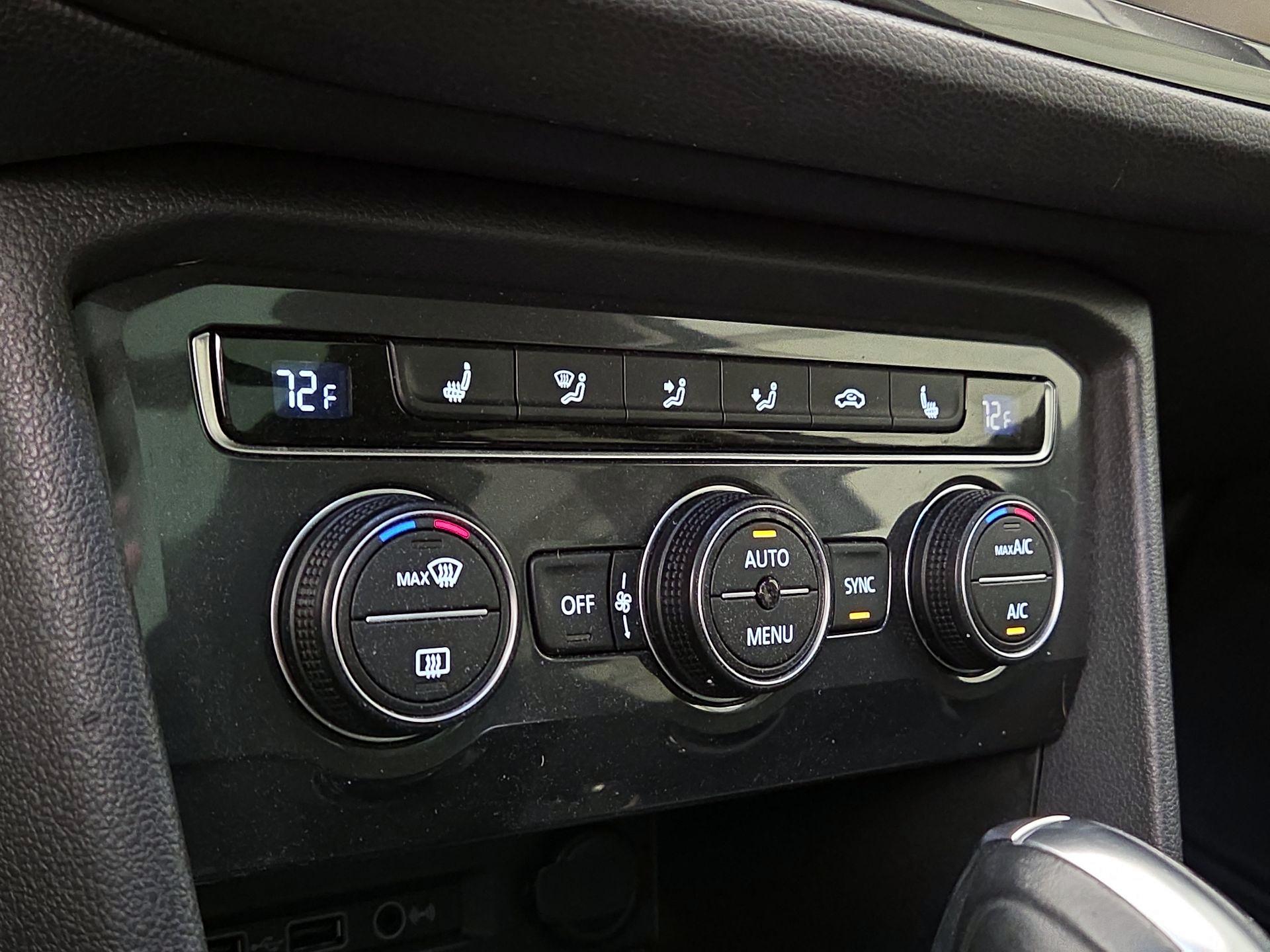 Thumbnail: 2020 Volkswagen Tiguan - 16