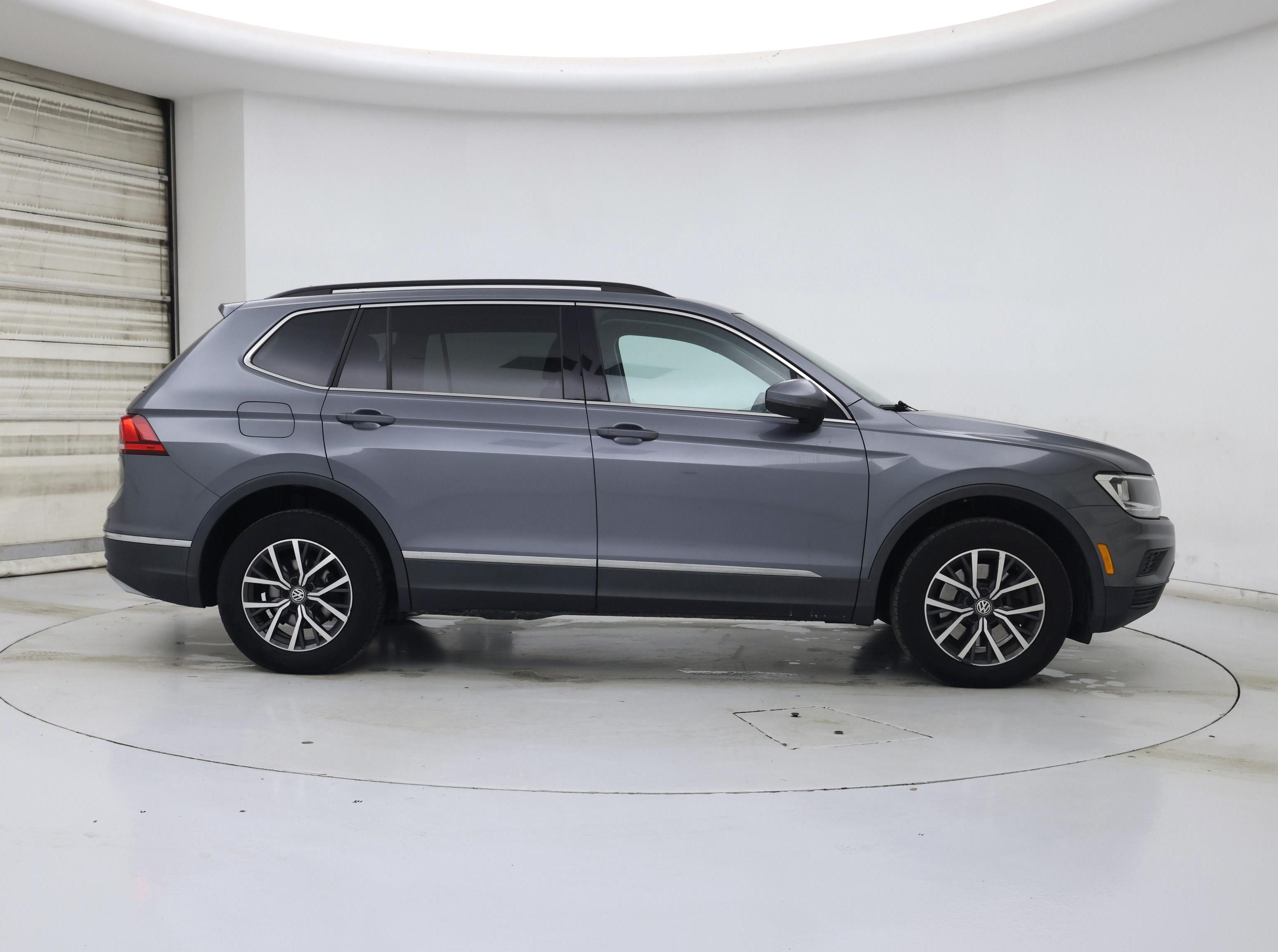 Thumbnail: 2020 Volkswagen Tiguan - 7