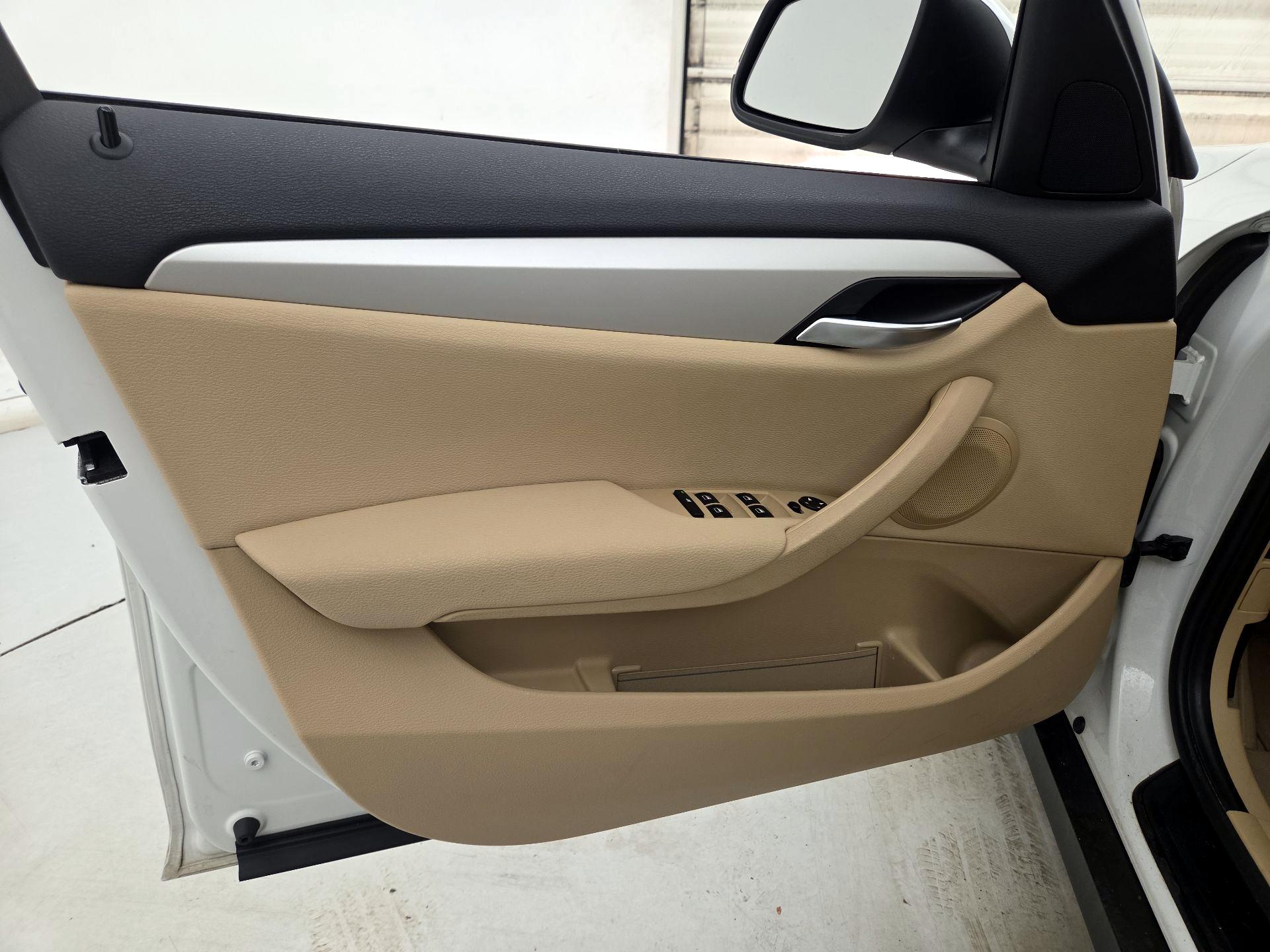 Thumbnail: 2015 BMW X1 - 12