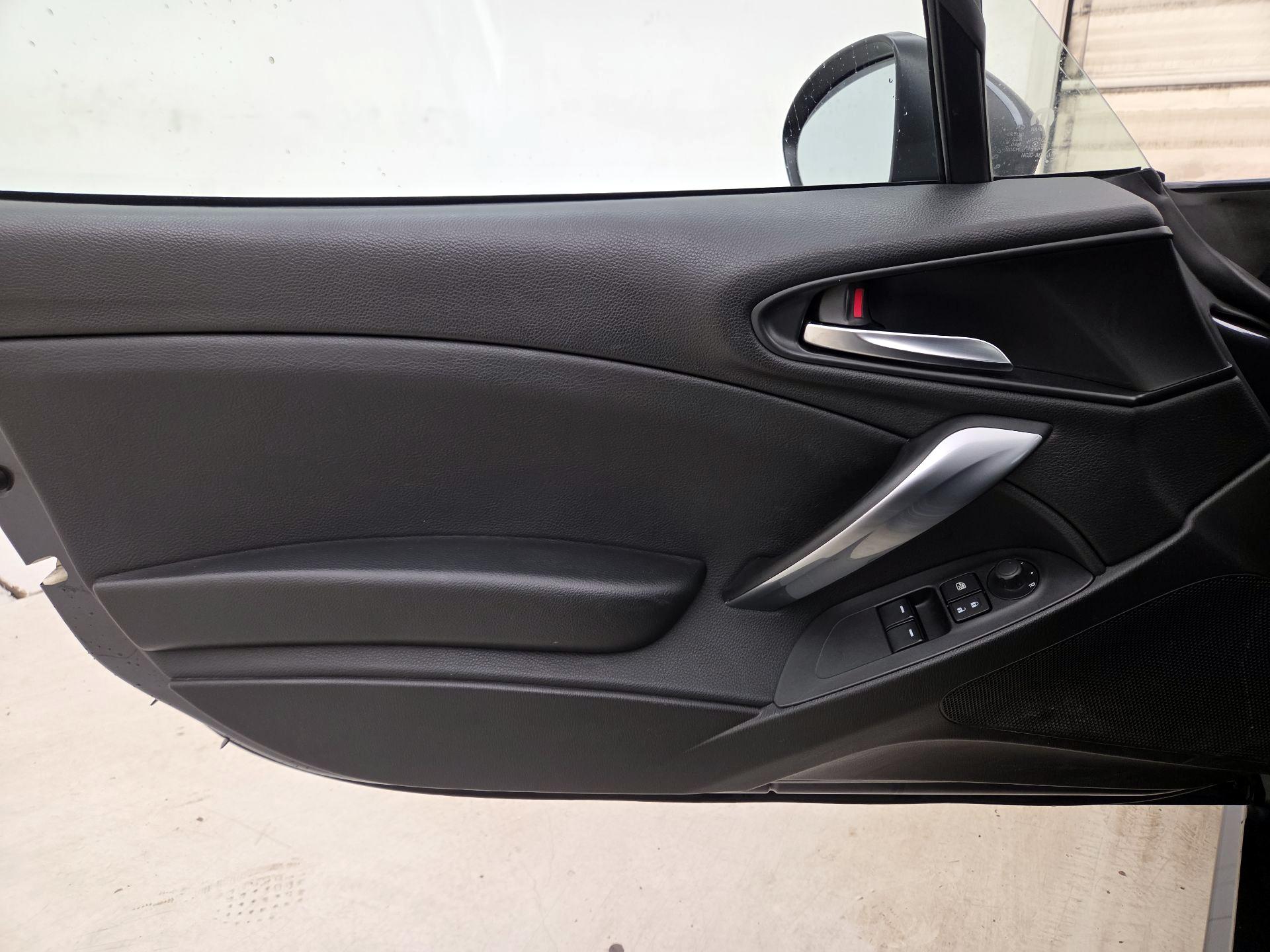 Thumbnail: 2017 Fiat 124 Spider - 12