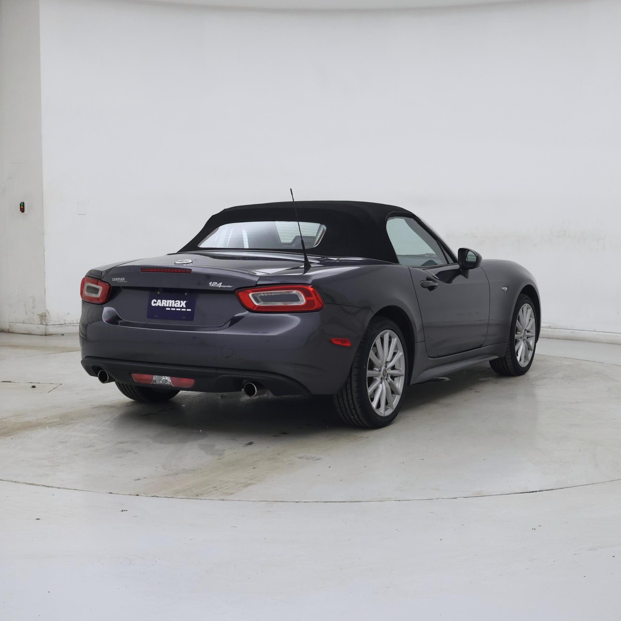 Thumbnail: 2017 Fiat 124 Spider - 8