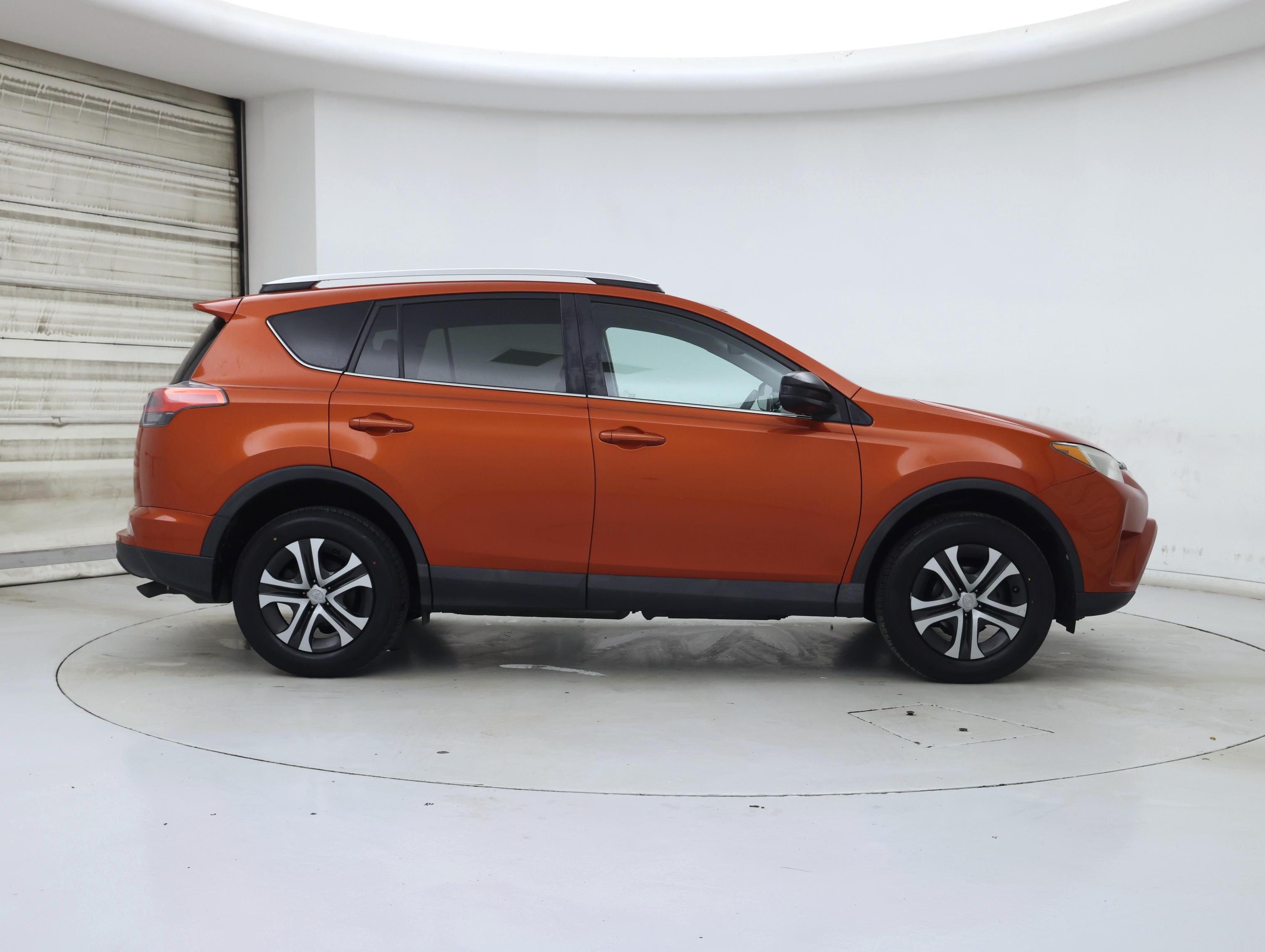 Thumbnail: 2016 Toyota RAV4 - 7