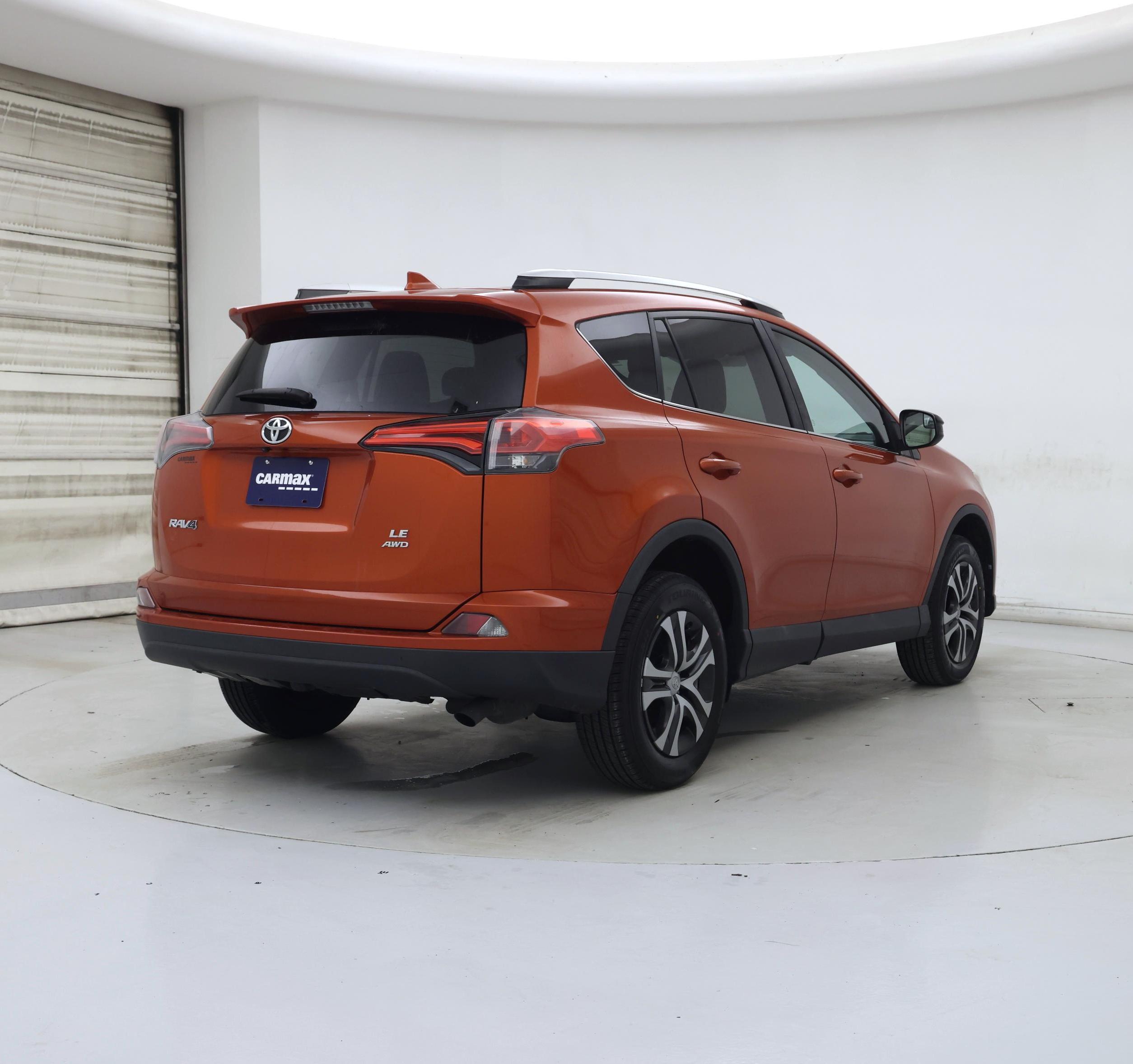 Thumbnail: 2016 Toyota RAV4 - 8