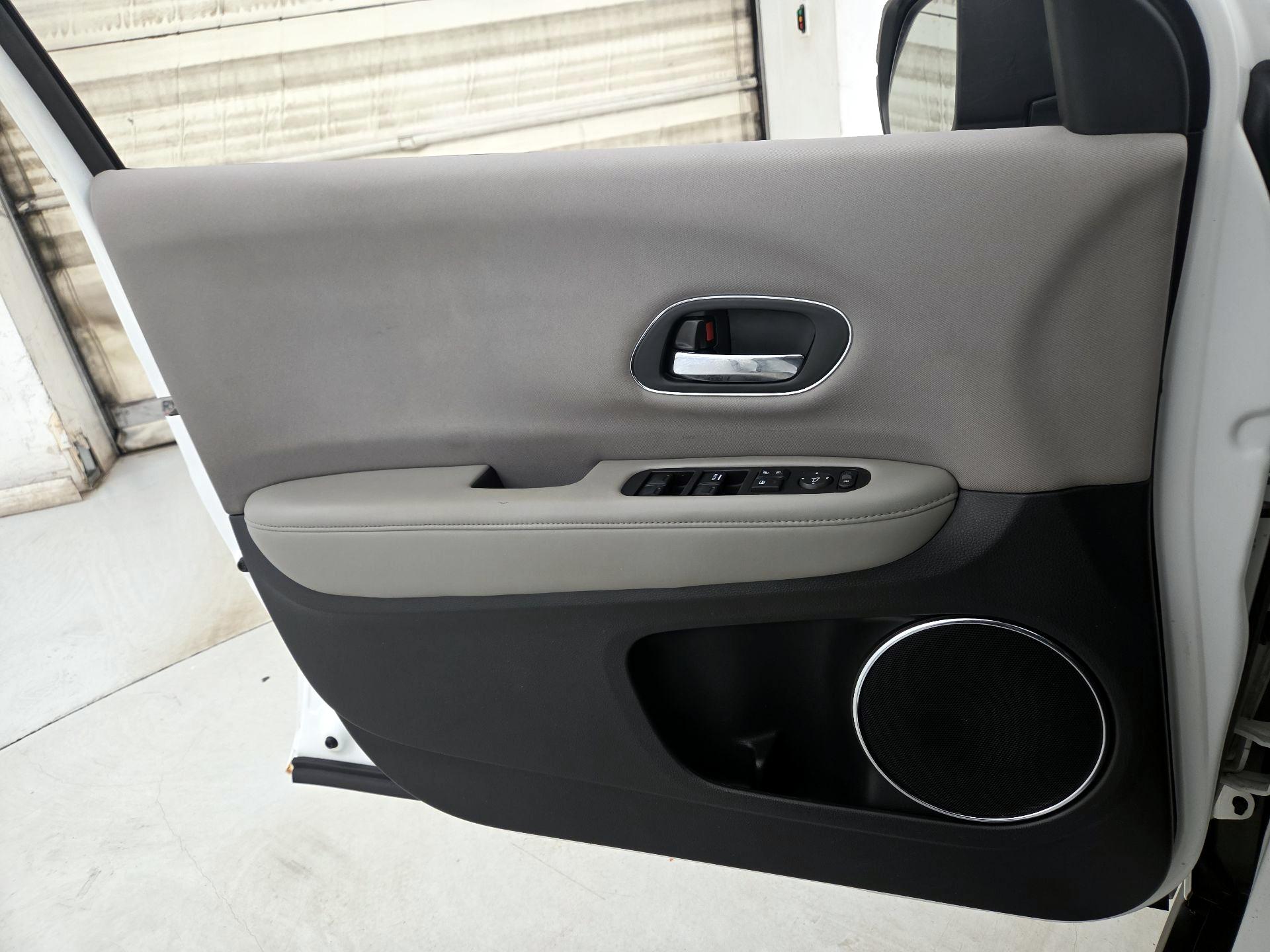 Thumbnail: 2017 Honda HR-V - 12