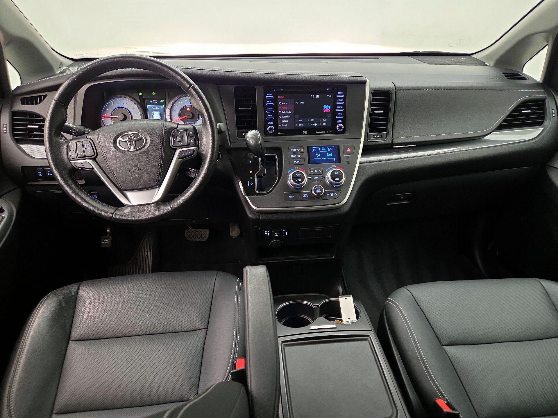 Thumbnail: 2020 Toyota Sienna - 9