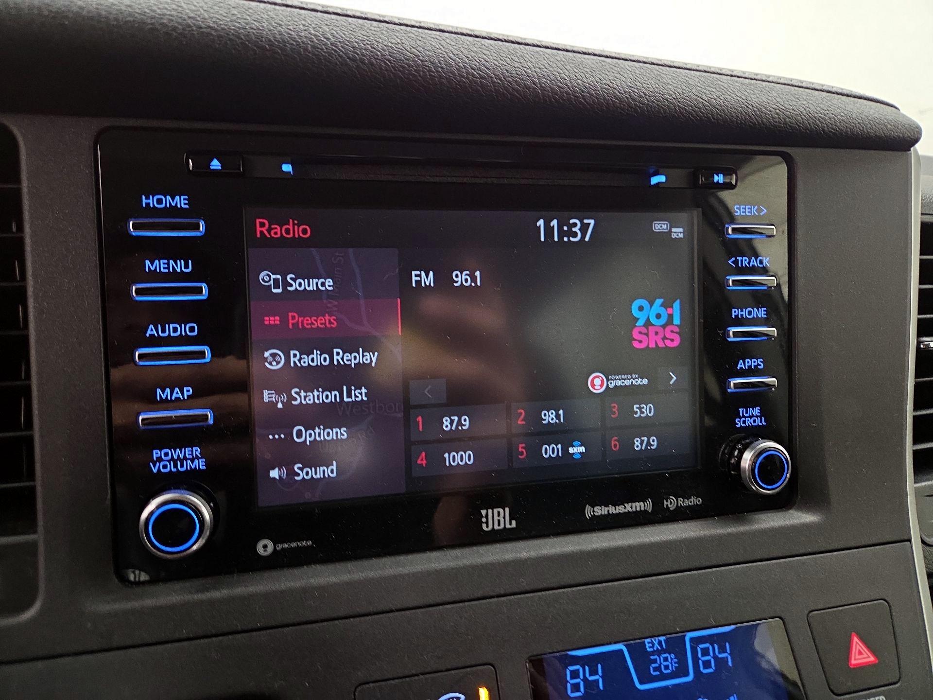 Thumbnail: 2020 Toyota Sienna - 16