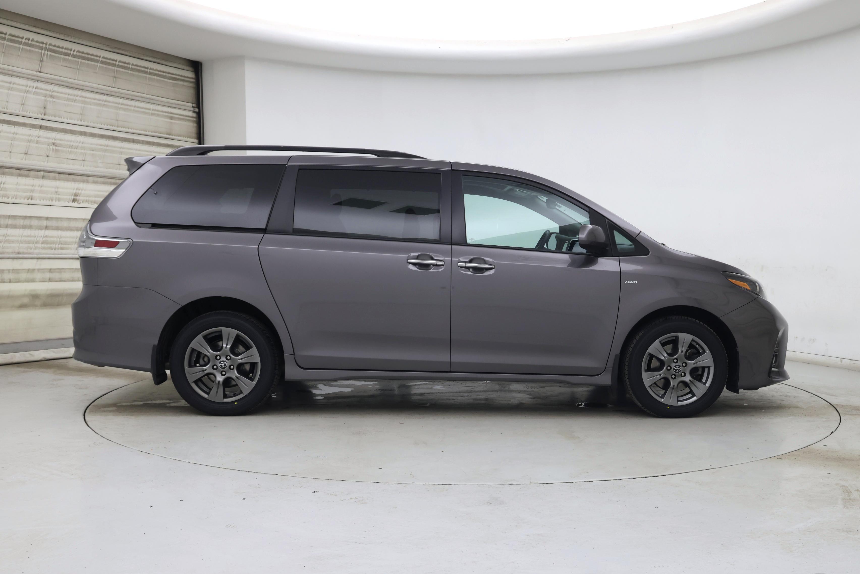 Thumbnail: 2020 Toyota Sienna - 7